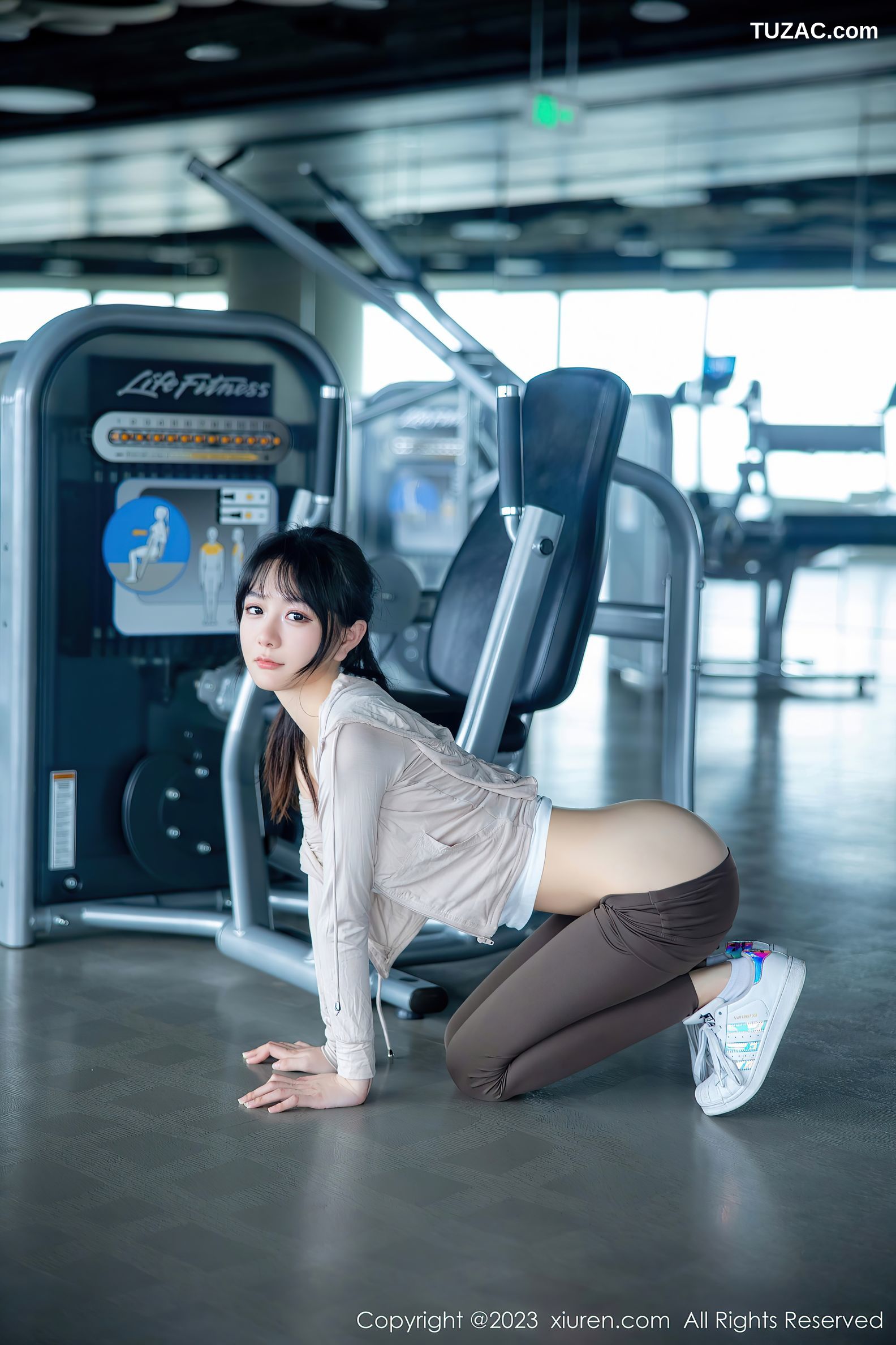 XiuRen秀人网-6683-幼幼-健身房场景性感浅色运动服饰-2023.05.05