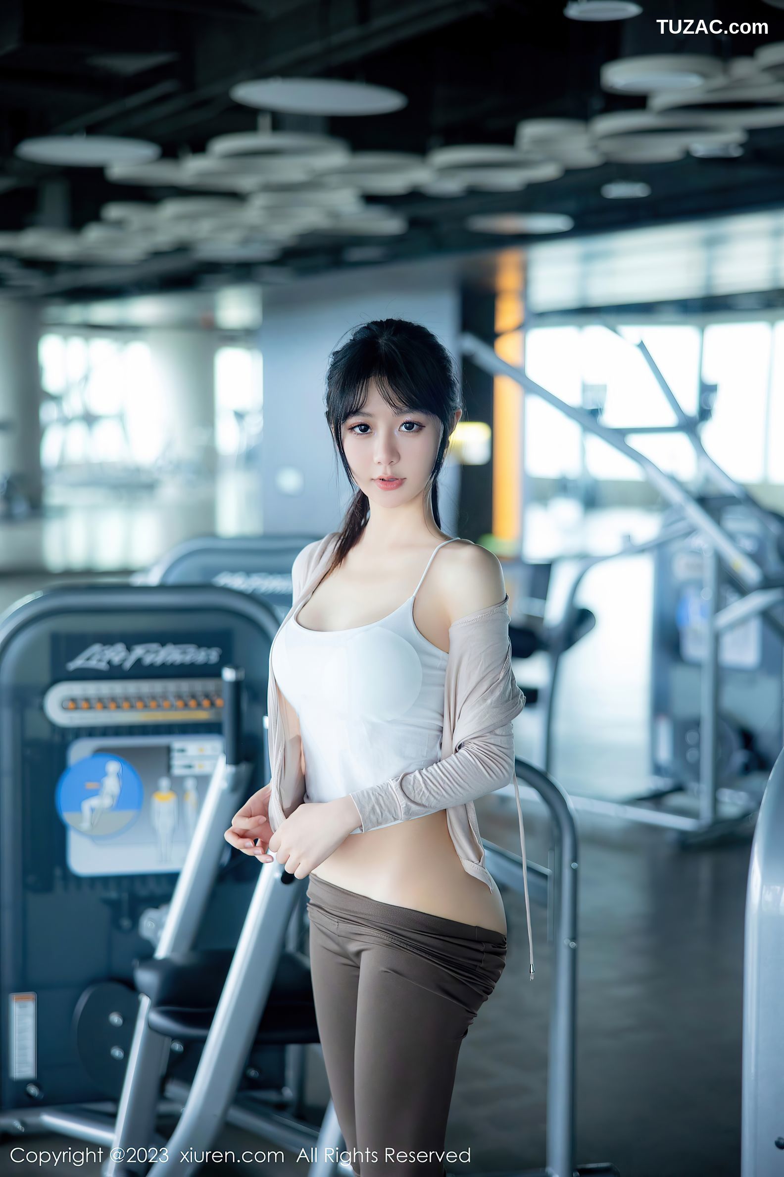 XiuRen秀人网-6683-幼幼-健身房场景性感浅色运动服饰-2023.05.05