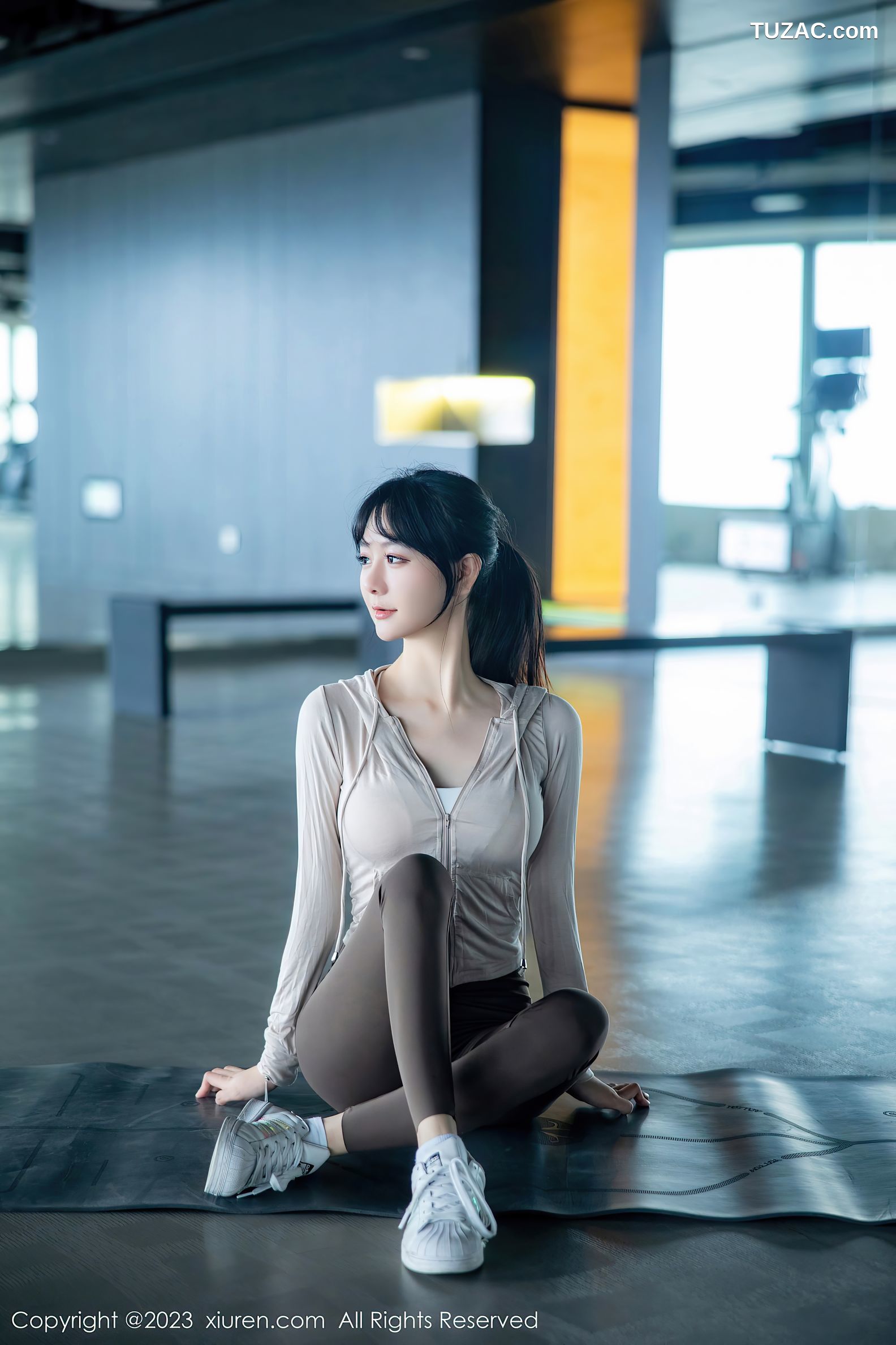 XiuRen秀人网-6683-幼幼-健身房场景性感浅色运动服饰-2023.05.05