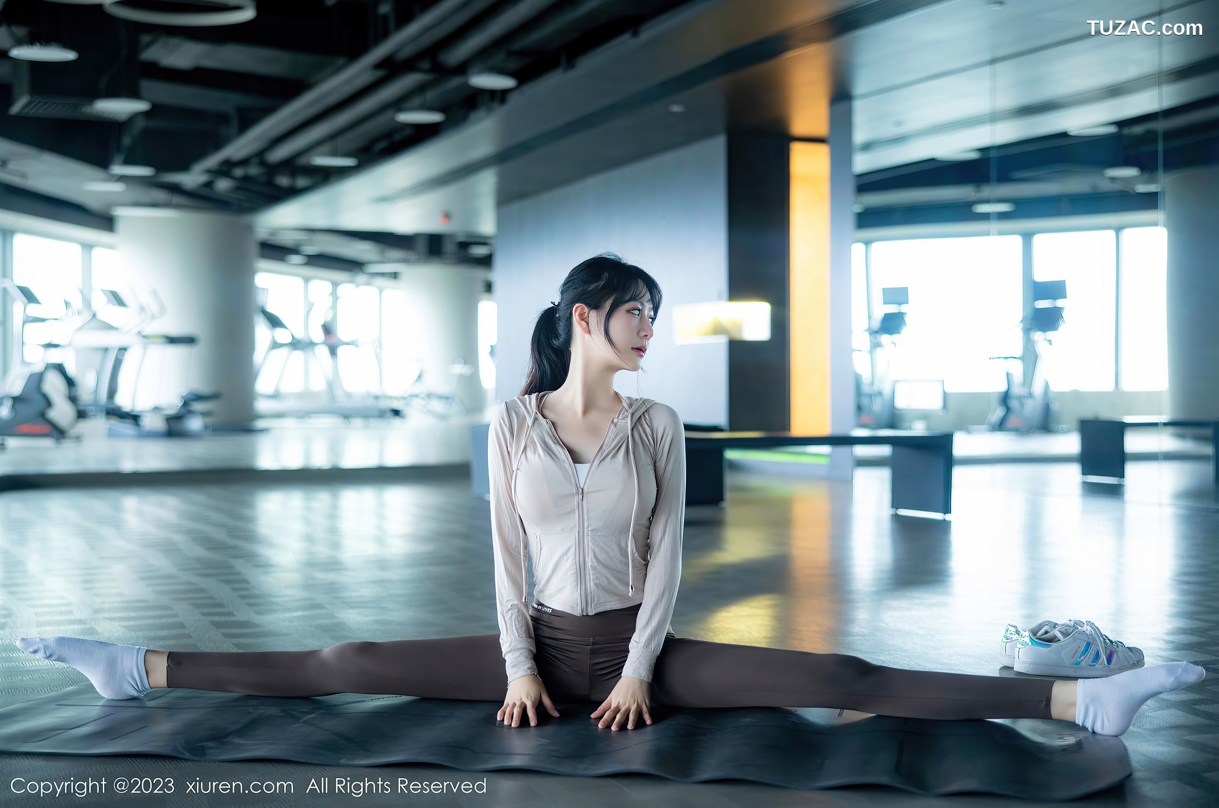 XiuRen秀人网-6683-幼幼-健身房场景性感浅色运动服饰-2023.05.05