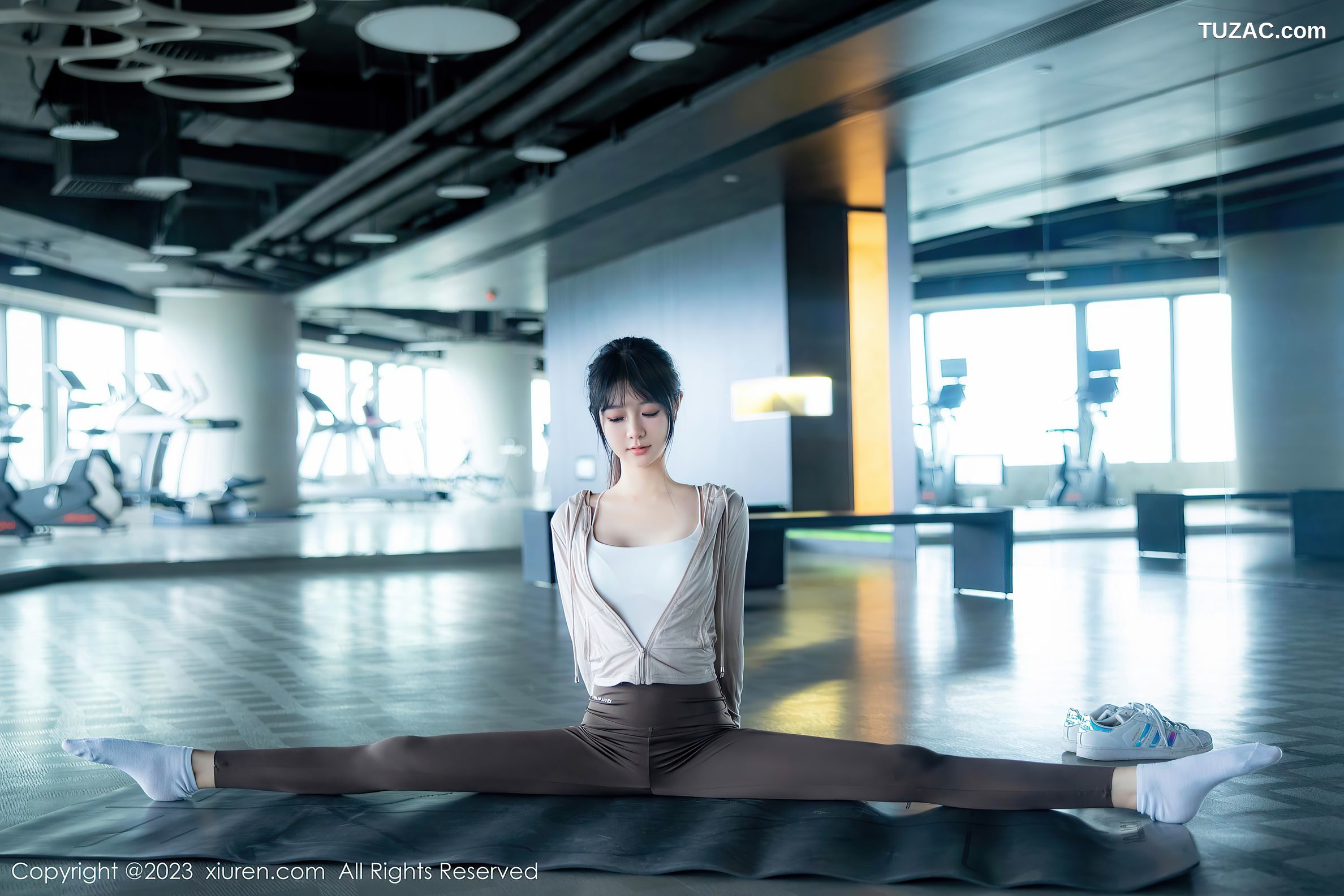 XiuRen秀人网-6683-幼幼-健身房场景性感浅色运动服饰-2023.05.05
