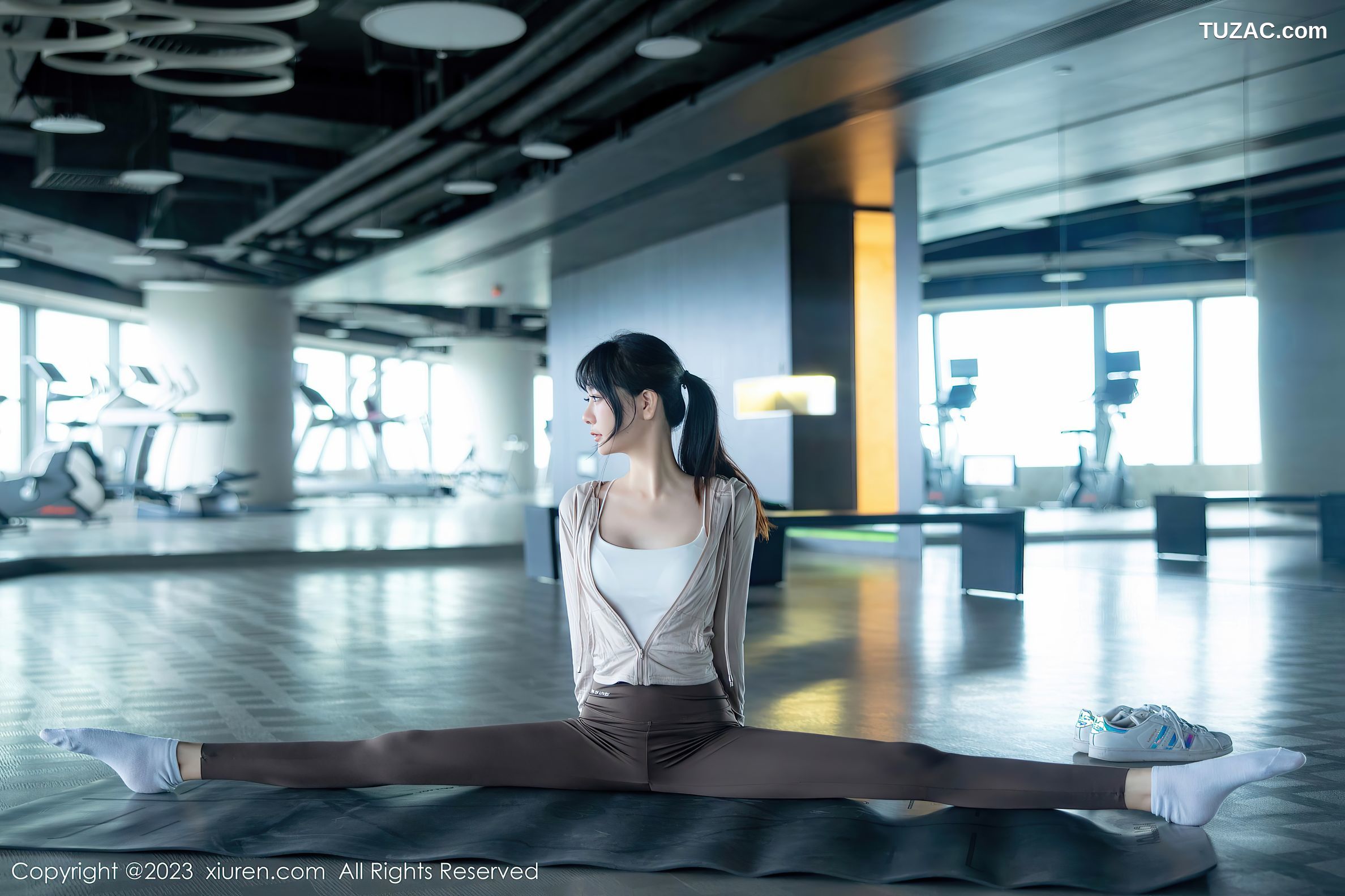 XiuRen秀人网-6683-幼幼-健身房场景性感浅色运动服饰-2023.05.05