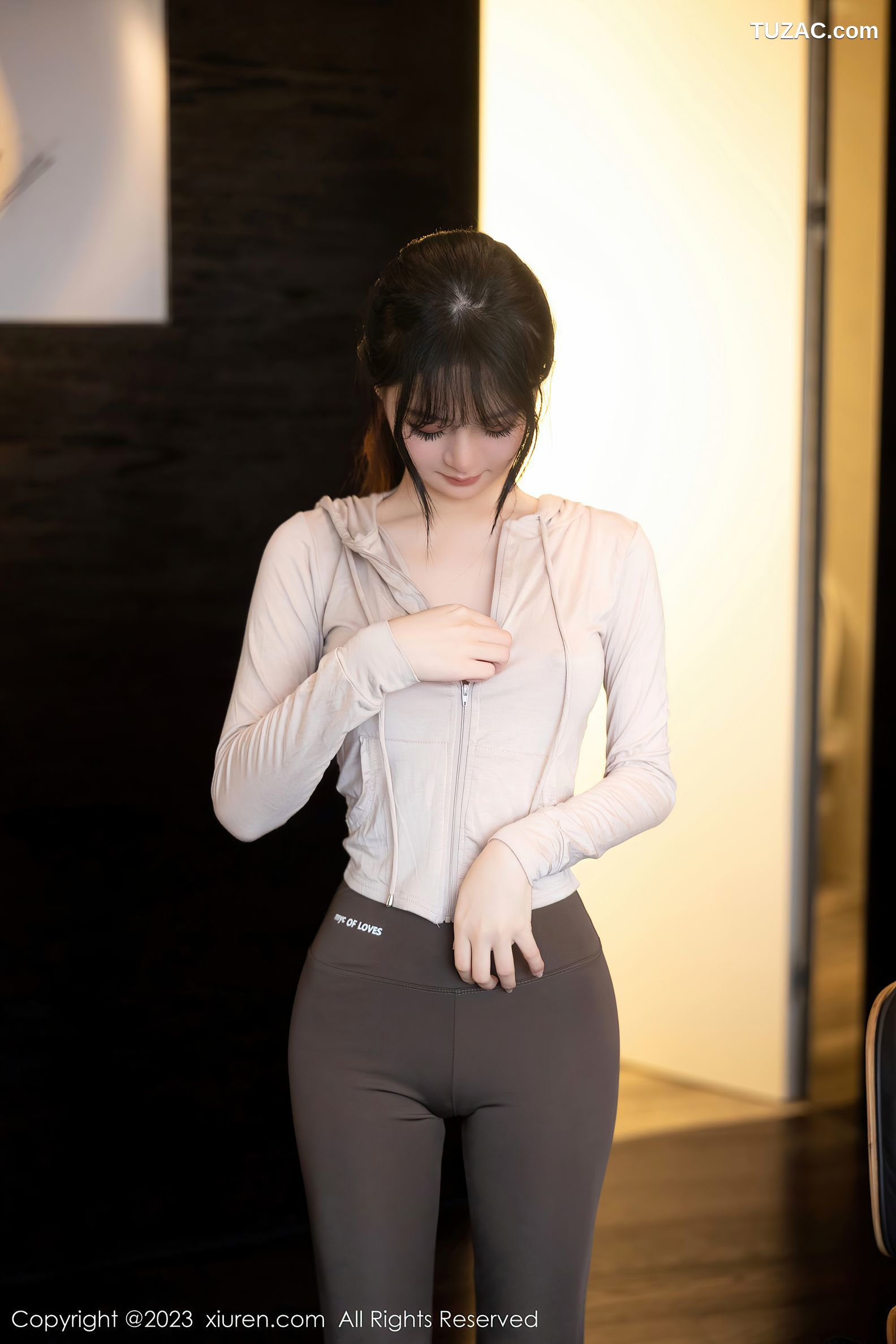 XiuRen秀人网-6683-幼幼-健身房场景性感浅色运动服饰-2023.05.05