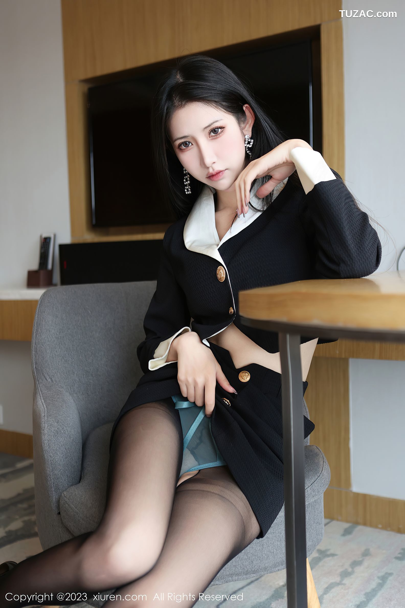 XiuRen秀人网-6695-依娜Yina-性感蓝灰内衣黑丝-2023.05.08