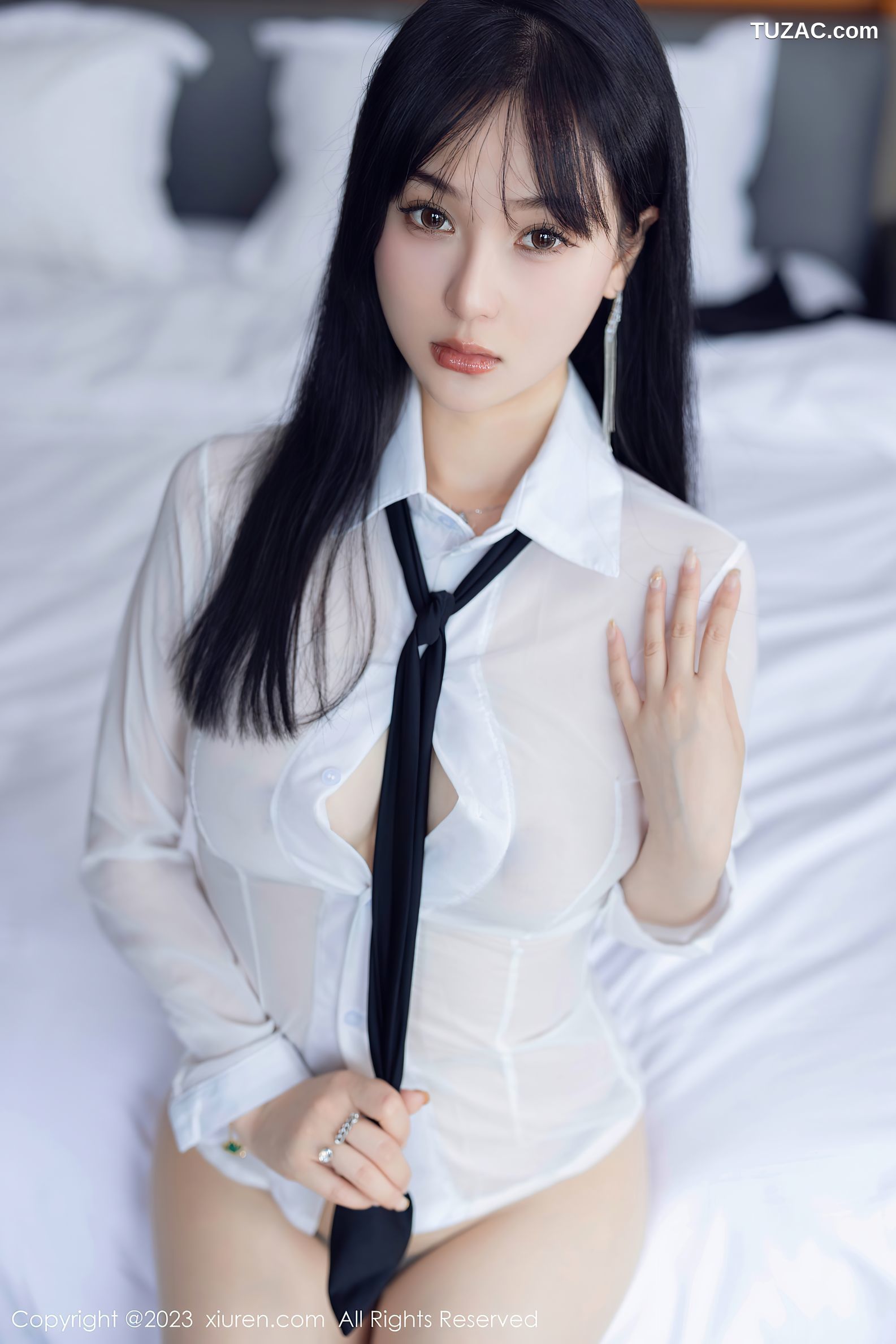 XiuRen秀人网-6710-柚琪Rich-白色轻透衣黑短裙-2023.05.10