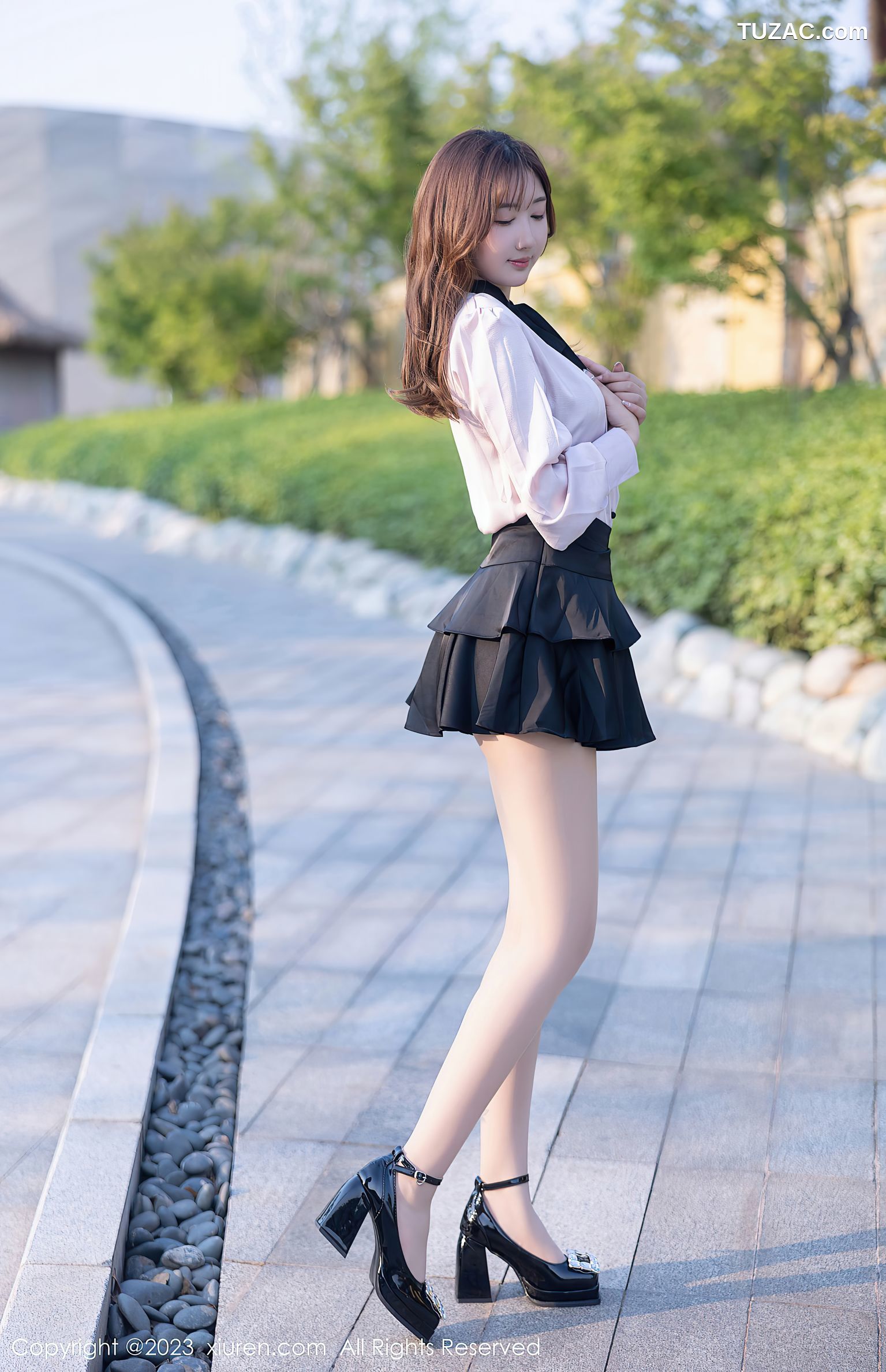 XiuRen秀人网-6721-江真-淡粉色T恤黑短裙黑色轻透内衣-2023.05.11