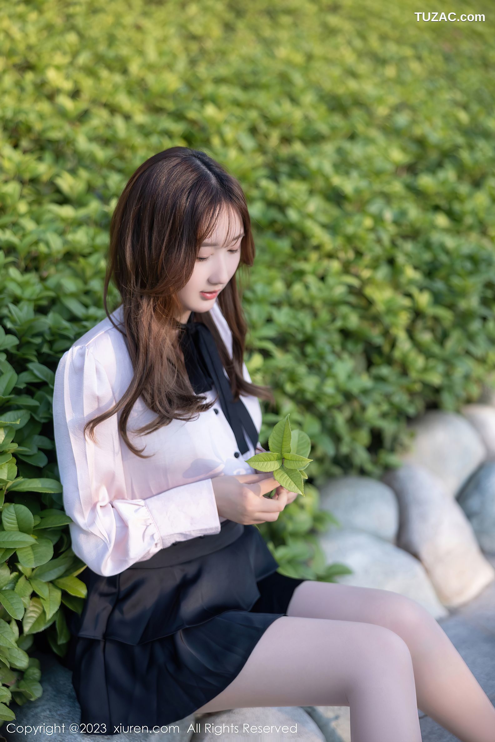 XiuRen秀人网-6721-江真-淡粉色T恤黑短裙黑色轻透内衣-2023.05.11