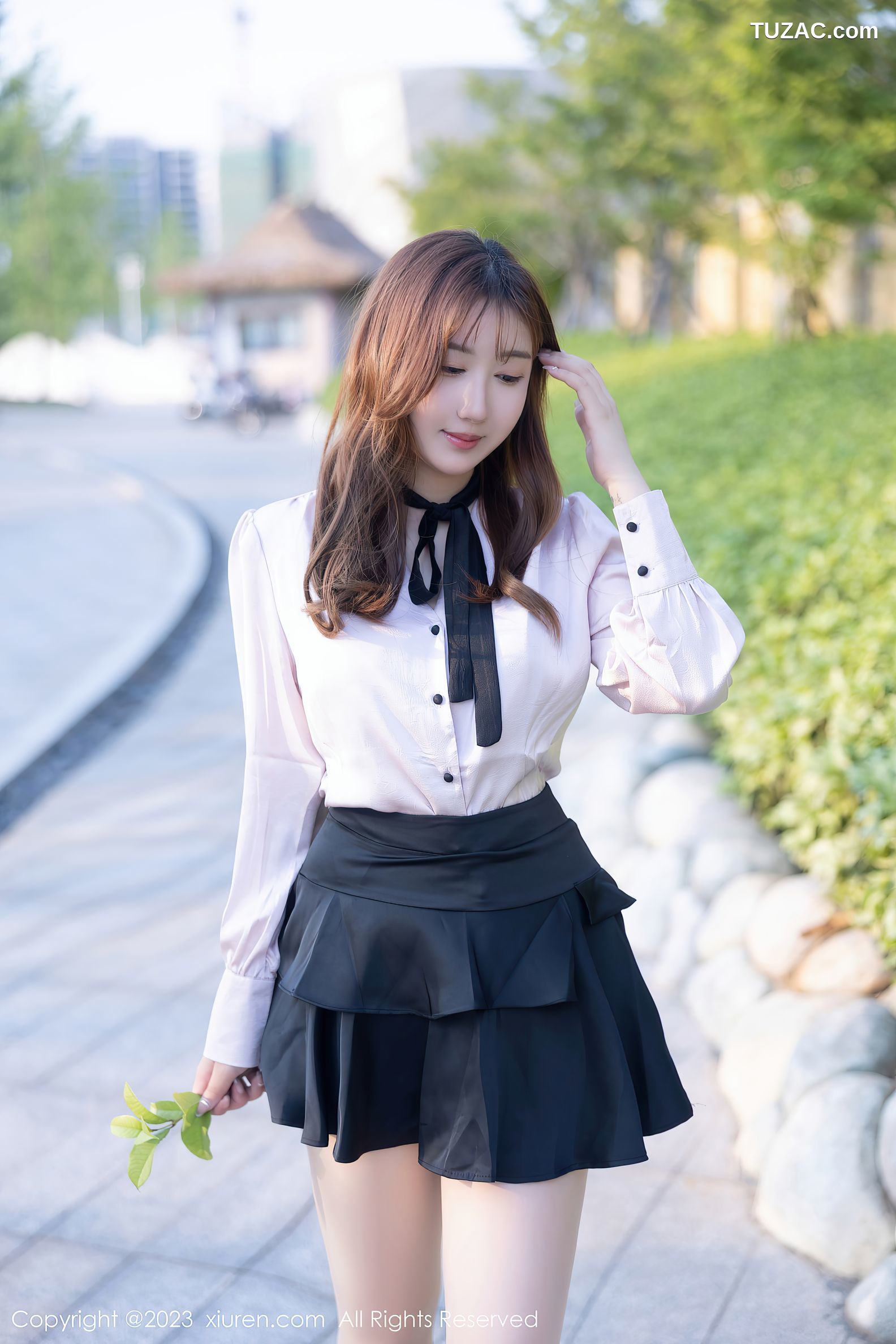 XiuRen秀人网-6721-江真-淡粉色T恤黑短裙黑色轻透内衣-2023.05.11