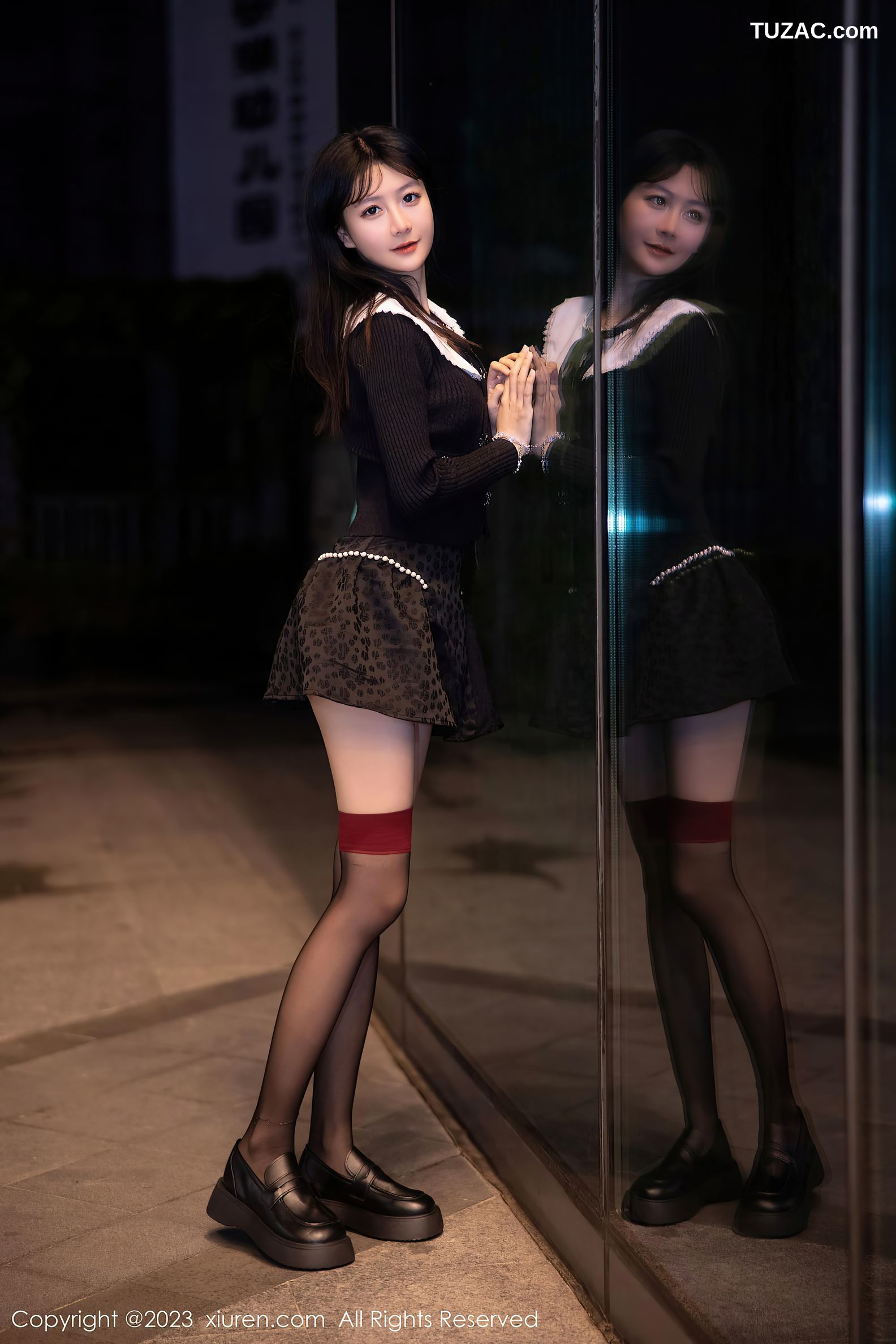 XiuRen秀人网-6724-幼幼-喝酒主题黑色情趣服黑丝袜-2023.05.11