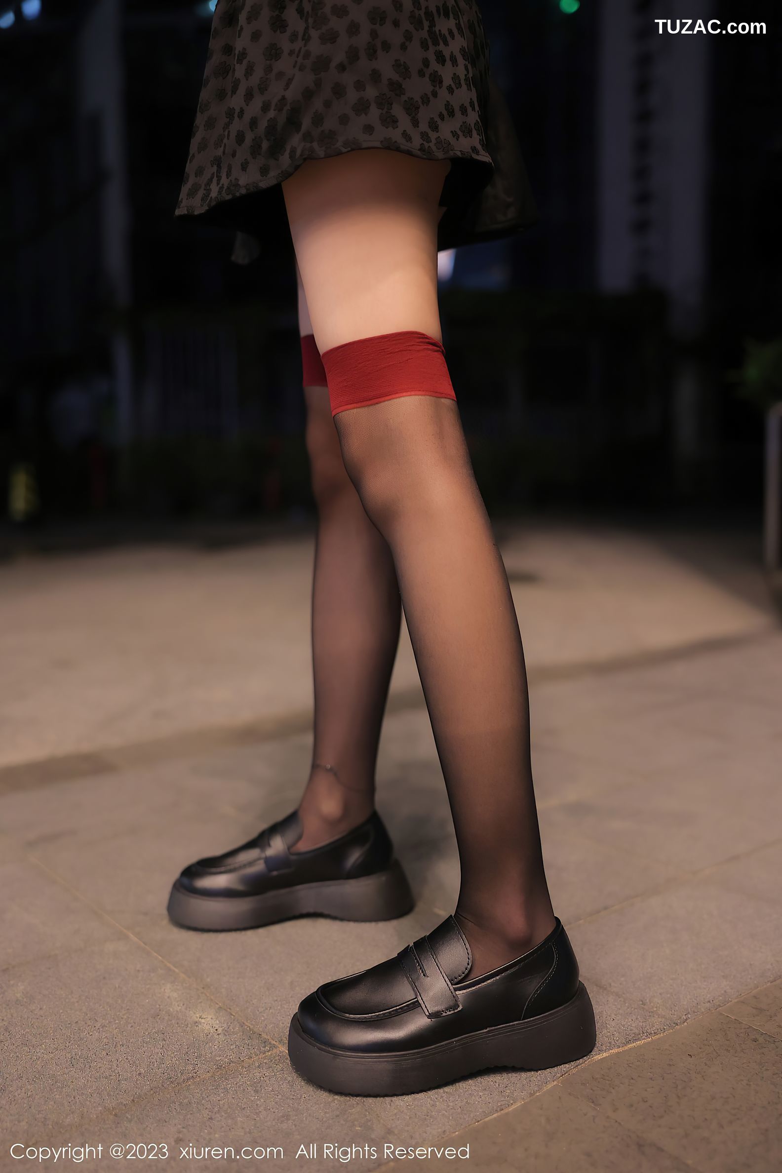 XiuRen秀人网-6724-幼幼-喝酒主题黑色情趣服黑丝袜-2023.05.11