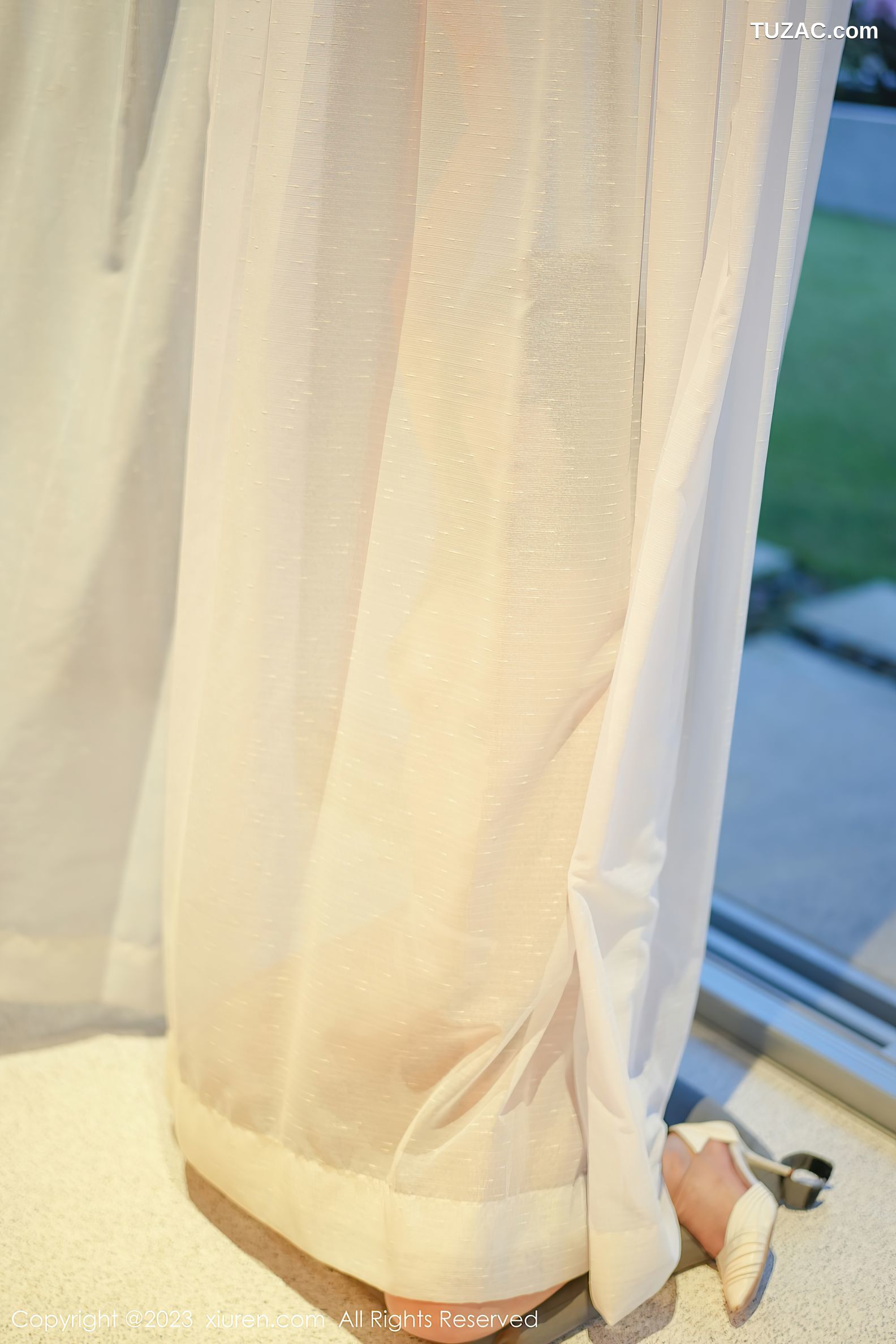 XiuRen秀人网-6729-Laura阿姣-白色吊带长裙浅色轻透蕾丝内衣-2023.05.12