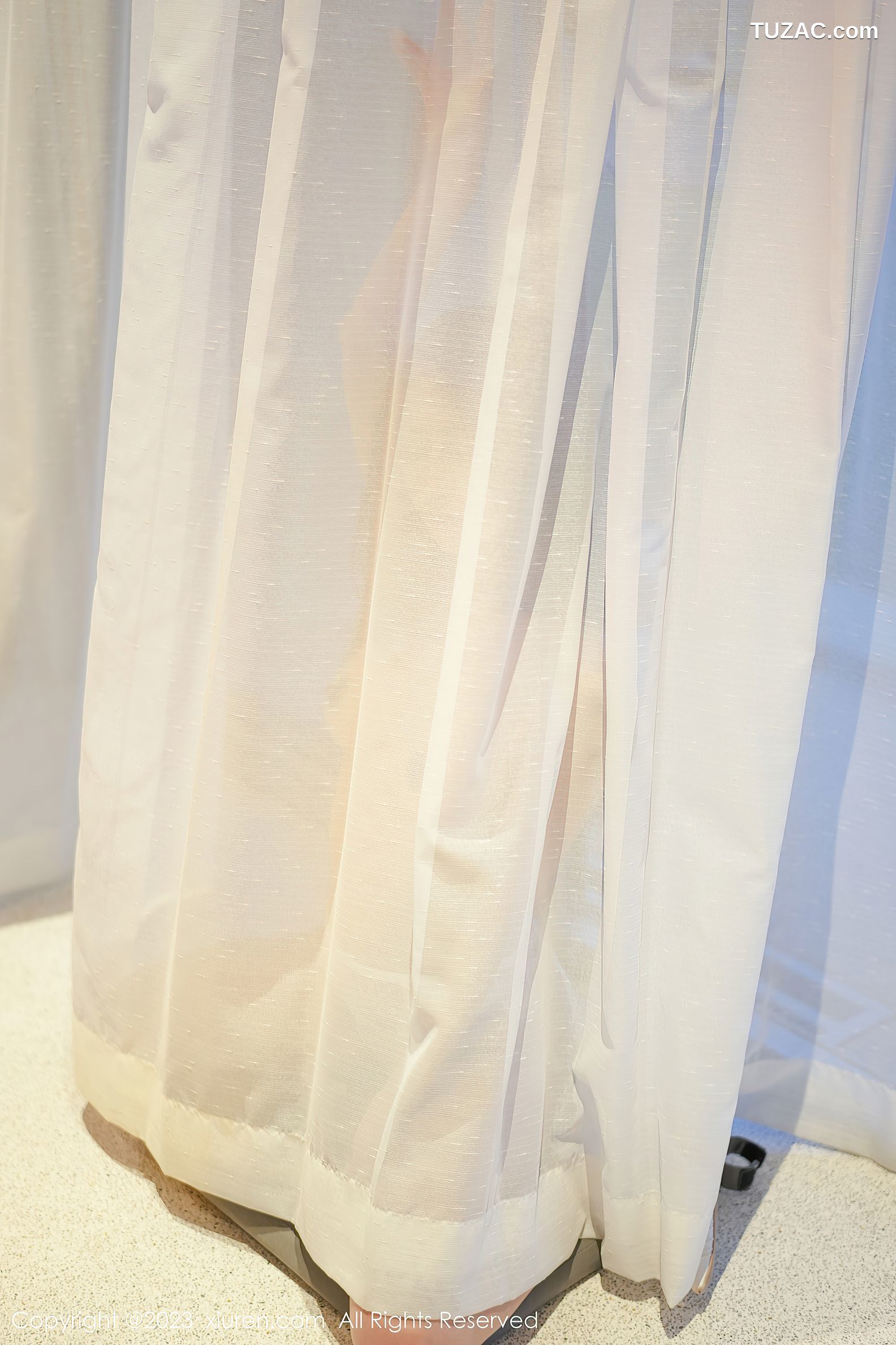 XiuRen秀人网-6729-Laura阿姣-白色吊带长裙浅色轻透蕾丝内衣-2023.05.12