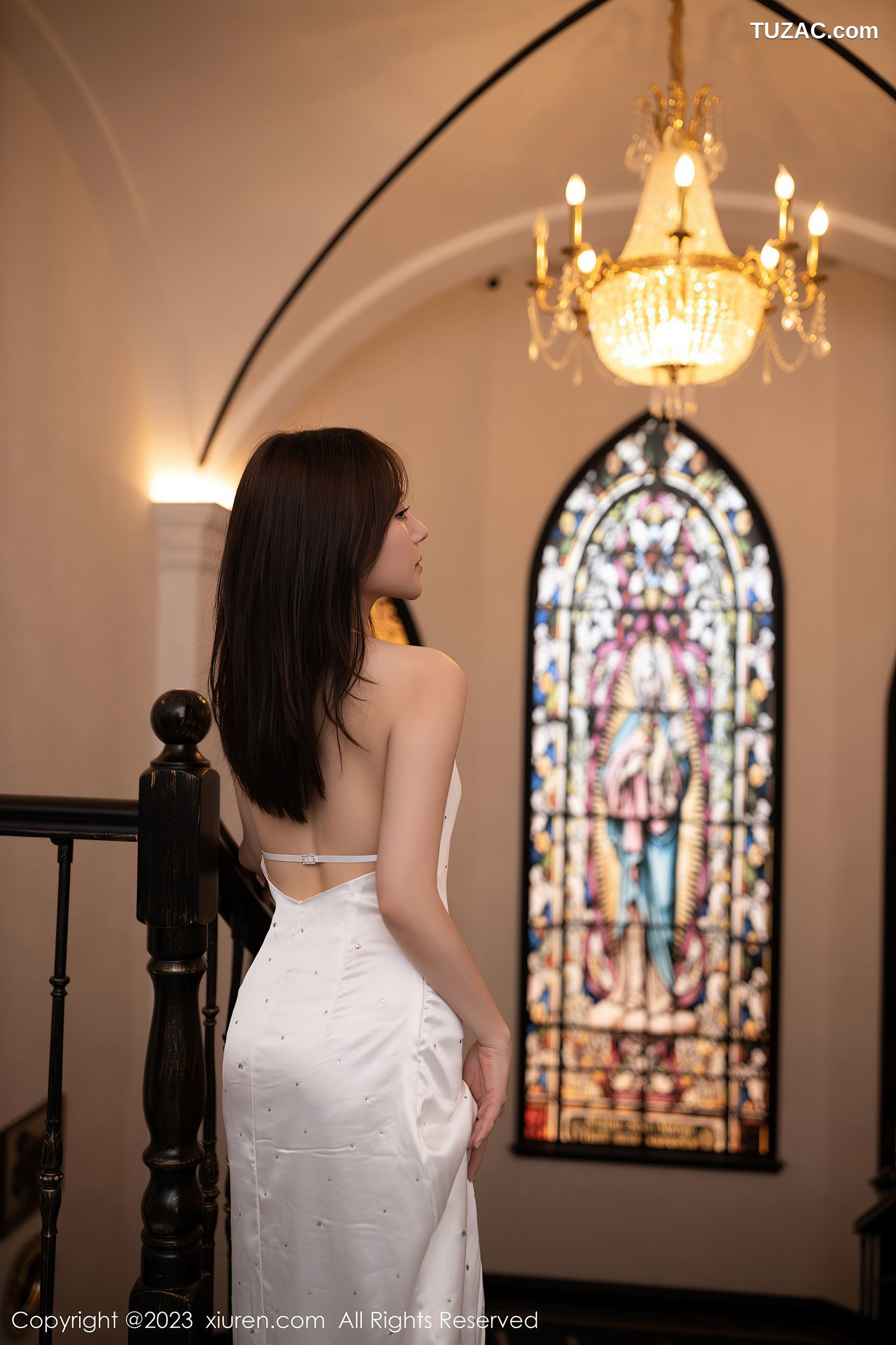 XiuRen秀人网-6732-鱼子酱Fish-白色连衣裙原色丝袜-2023.05.12