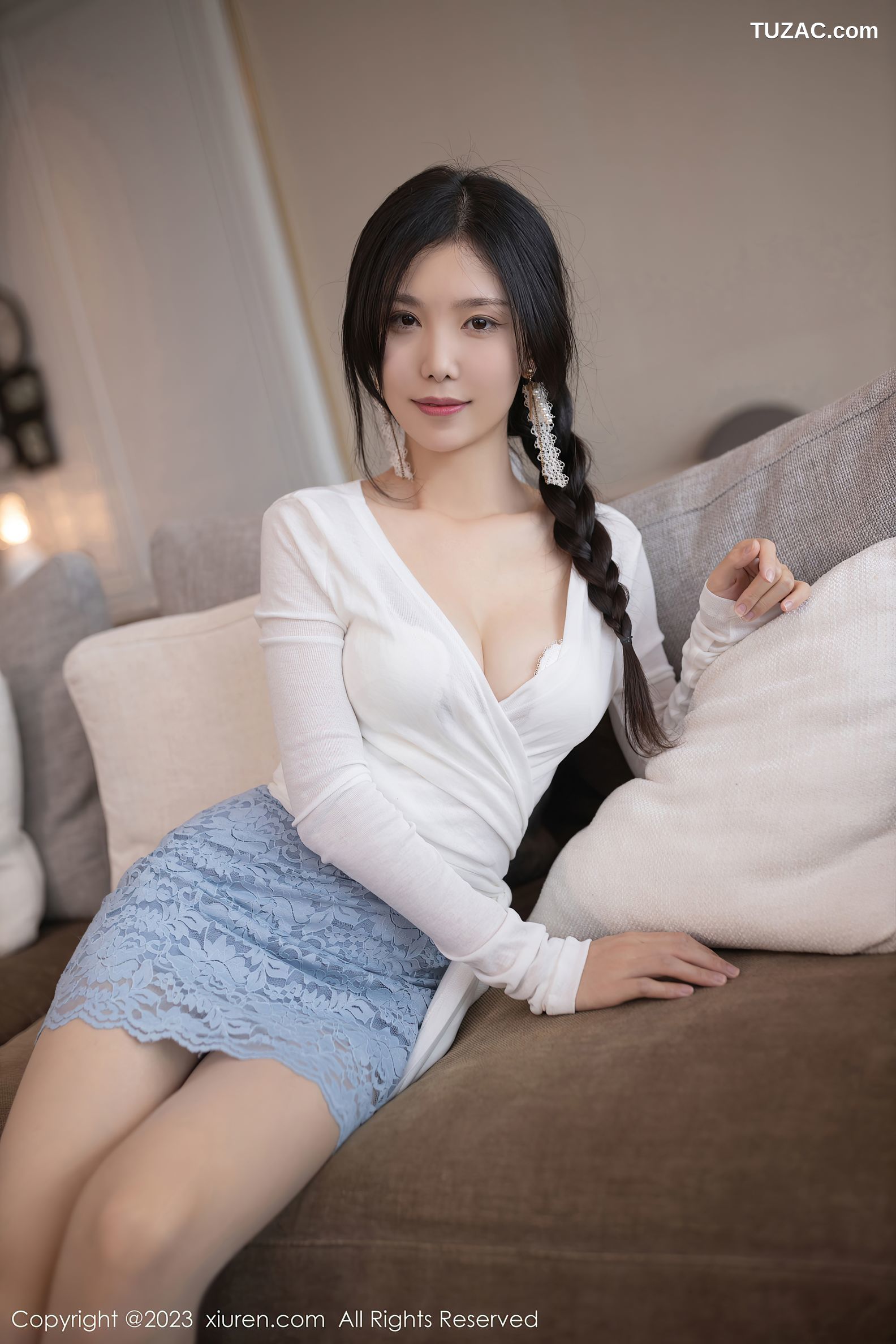 XiuRen秀人网-6754-利世-白色服饰蓝灰短裙原色丝袜-2023.05.17