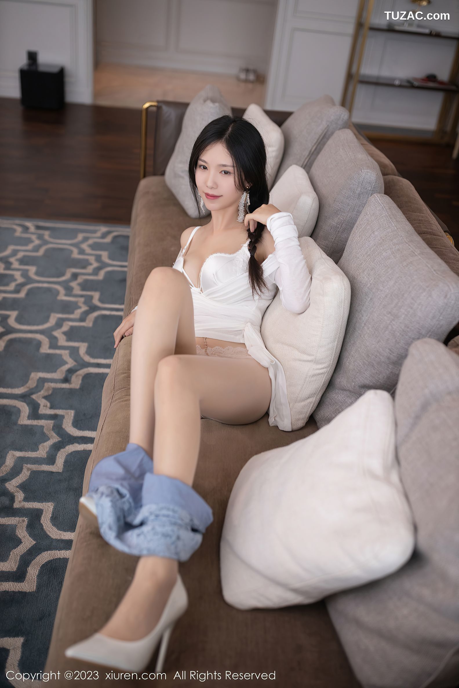 XiuRen秀人网-6754-利世-白色服饰蓝灰短裙原色丝袜-2023.05.17