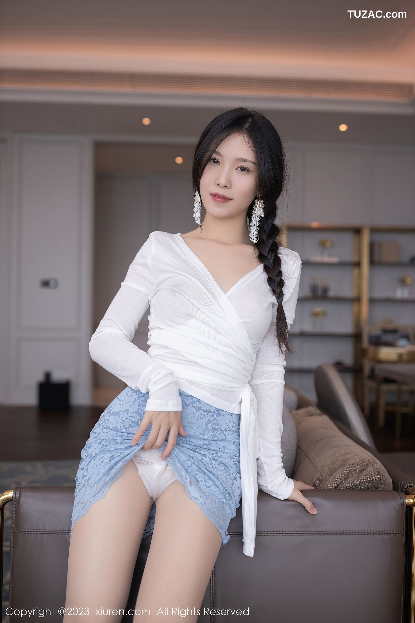 XiuRen秀人网-6754-利世-白色服饰蓝灰短裙原色丝袜-2023.05.17