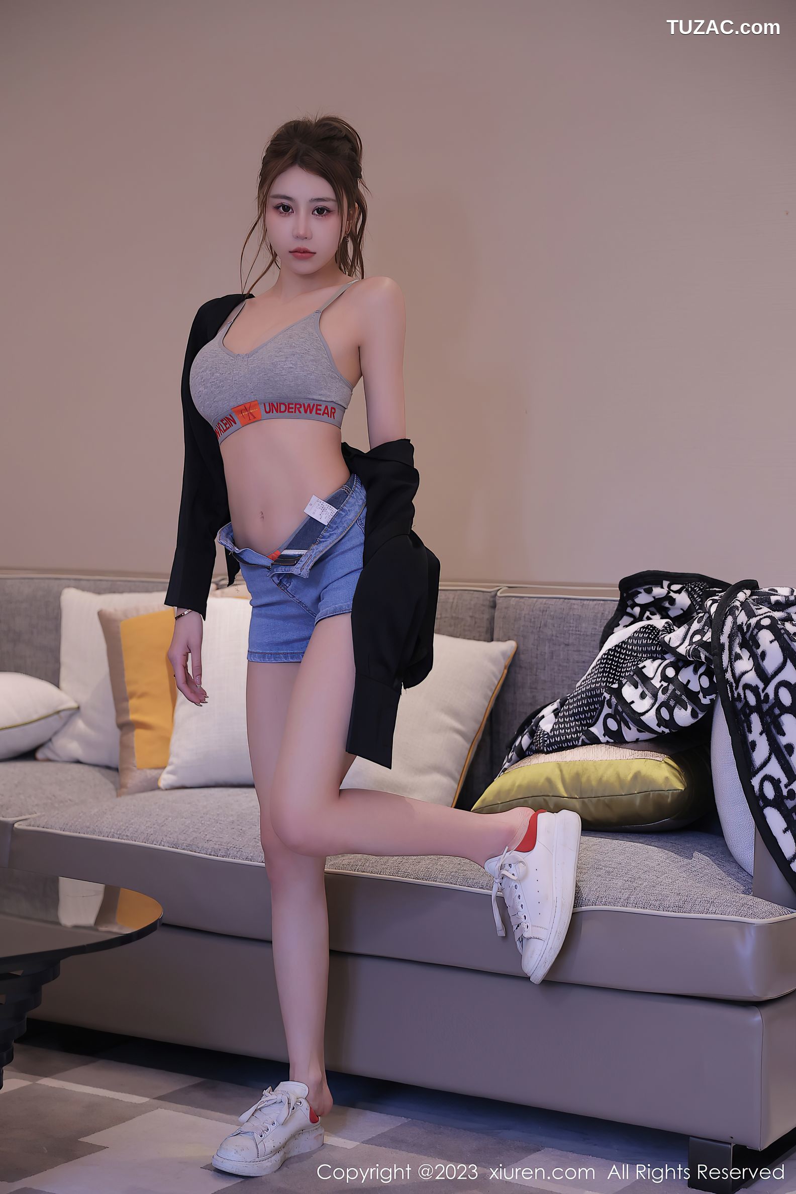 XiuRen秀人网-6758-Tina_甜仔-灰色运动内衣-2023.05.18