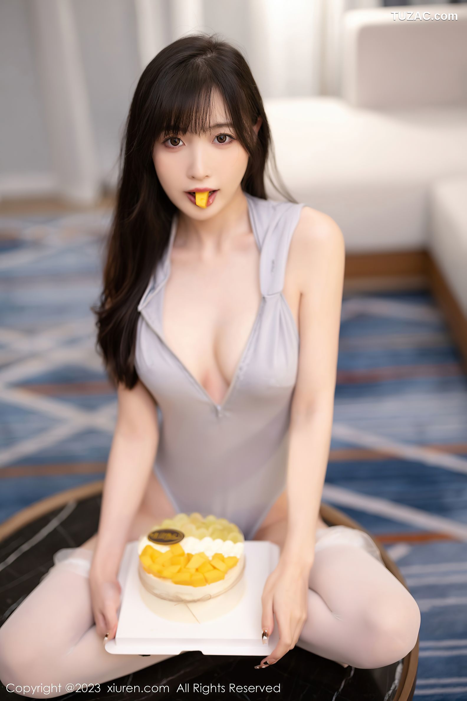 XiuRen秀人网-6762-林星阑-灰色高开叉连体衣白丝袜-2023.05.18