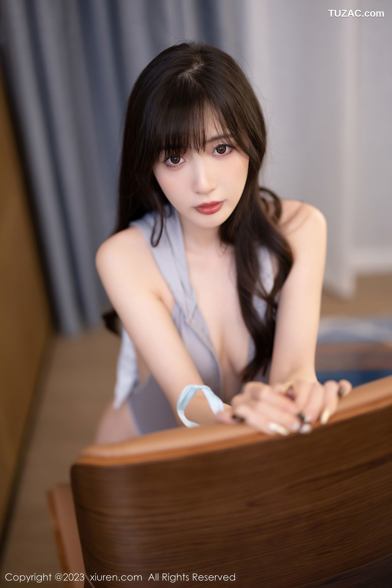 XiuRen秀人网-6762-林星阑-灰色高开叉连体衣白丝袜-2023.05.18