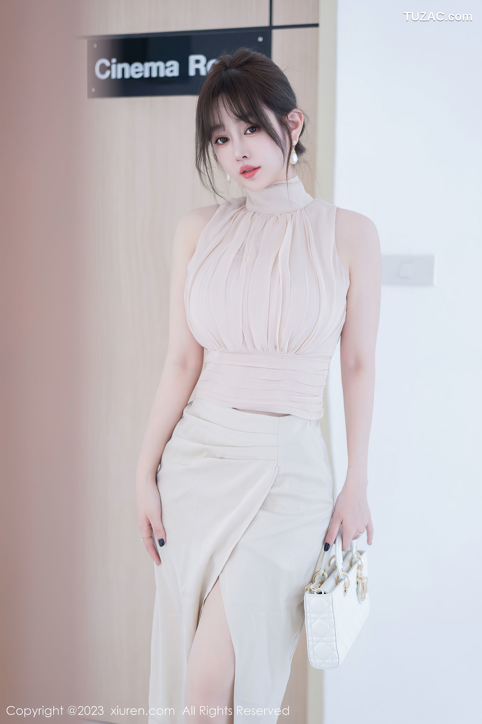 XiuRen秀人网-6768-王雨纯-浅色连衣长裙浅色内衣肉丝-2023.05.19