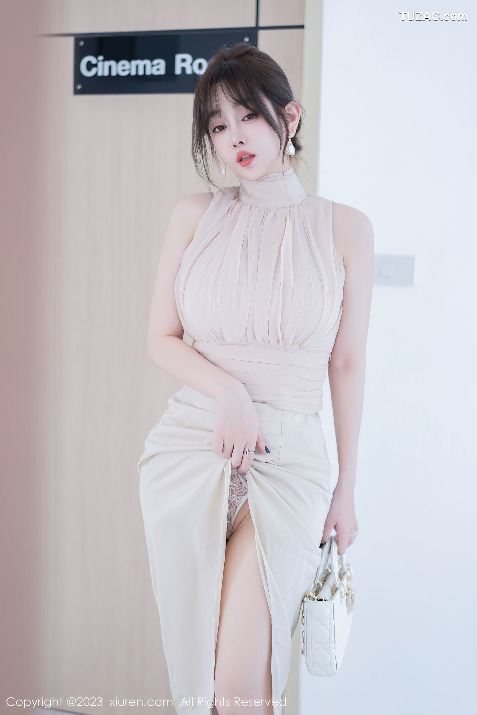 XiuRen秀人网-6768-王雨纯-浅色连衣长裙浅色内衣肉丝-2023.05.19