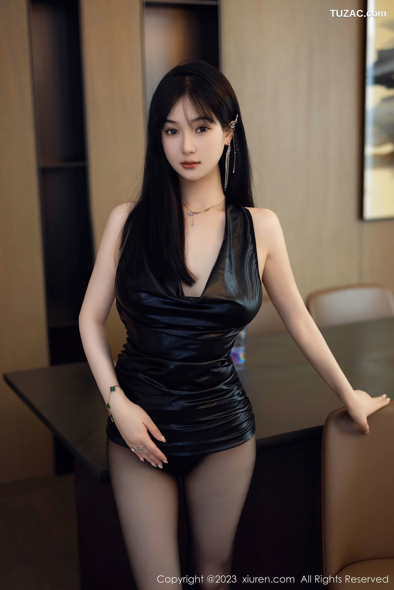 XiuRen秀人网-6785-柚琪Rich-黑色紧身连衣短裙超薄黑丝-2023.05.23