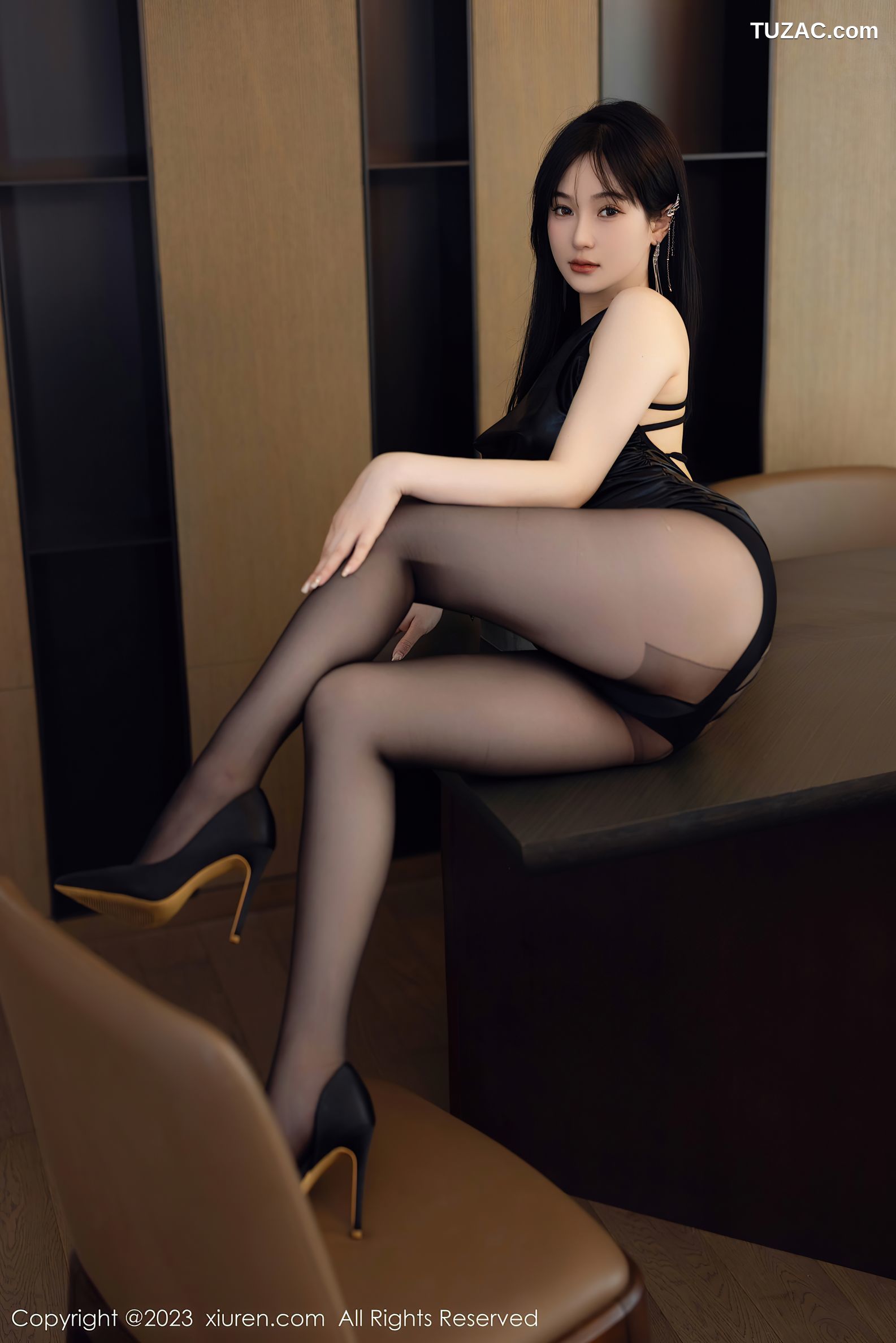 XiuRen秀人网-6785-柚琪Rich-黑色紧身连衣短裙超薄黑丝-2023.05.23