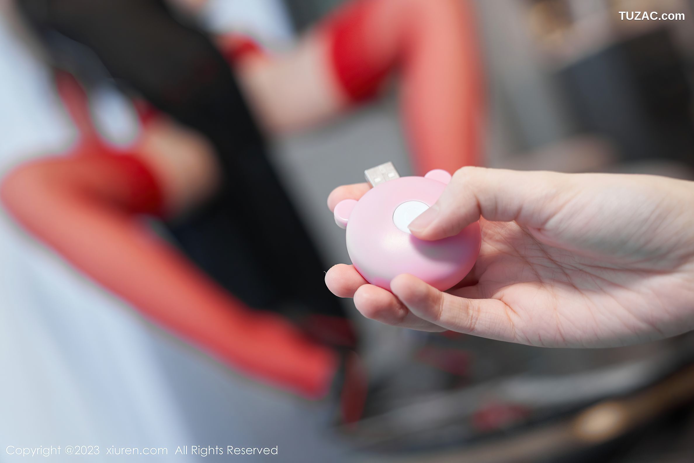 XiuRen秀人网-6786-浅浅Danny-黑色轻透服红色蕾丝吊带袜-2023.05.23