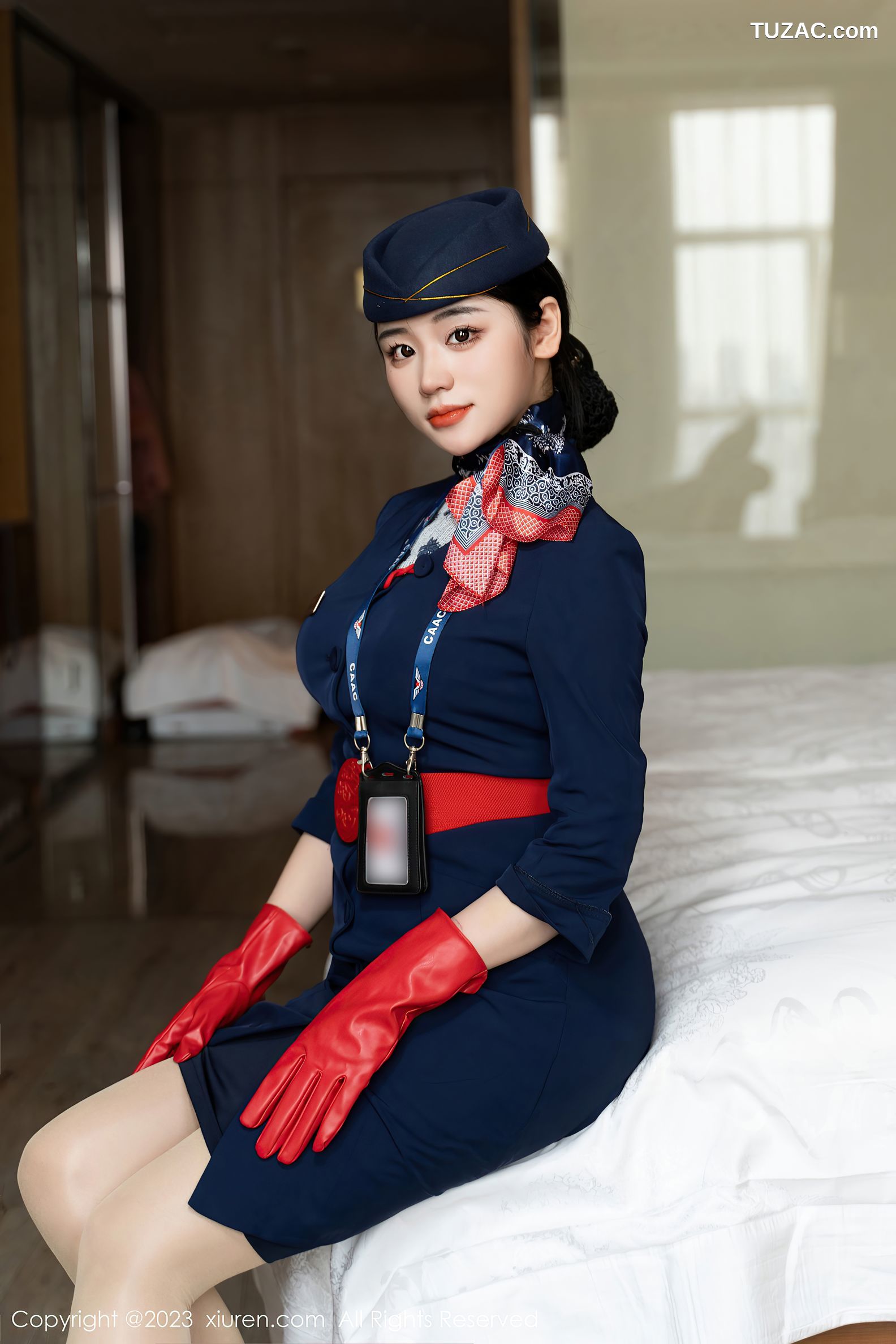 XiuRen秀人网-6790-汐汐爱吃草莓-性感空姐制服黑色内衣-2023.05.24