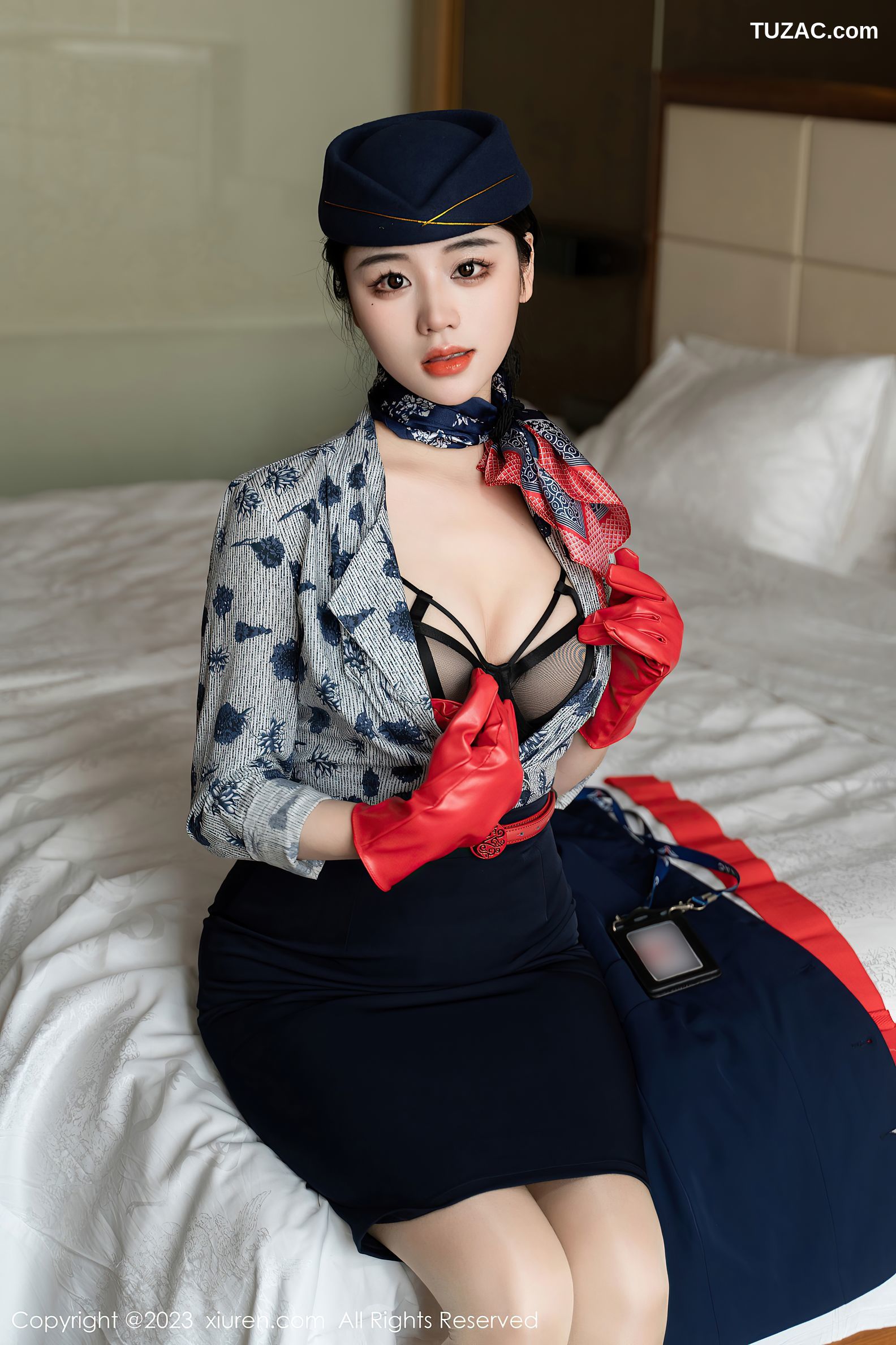 XiuRen秀人网-6790-汐汐爱吃草莓-性感空姐制服黑色内衣-2023.05.24