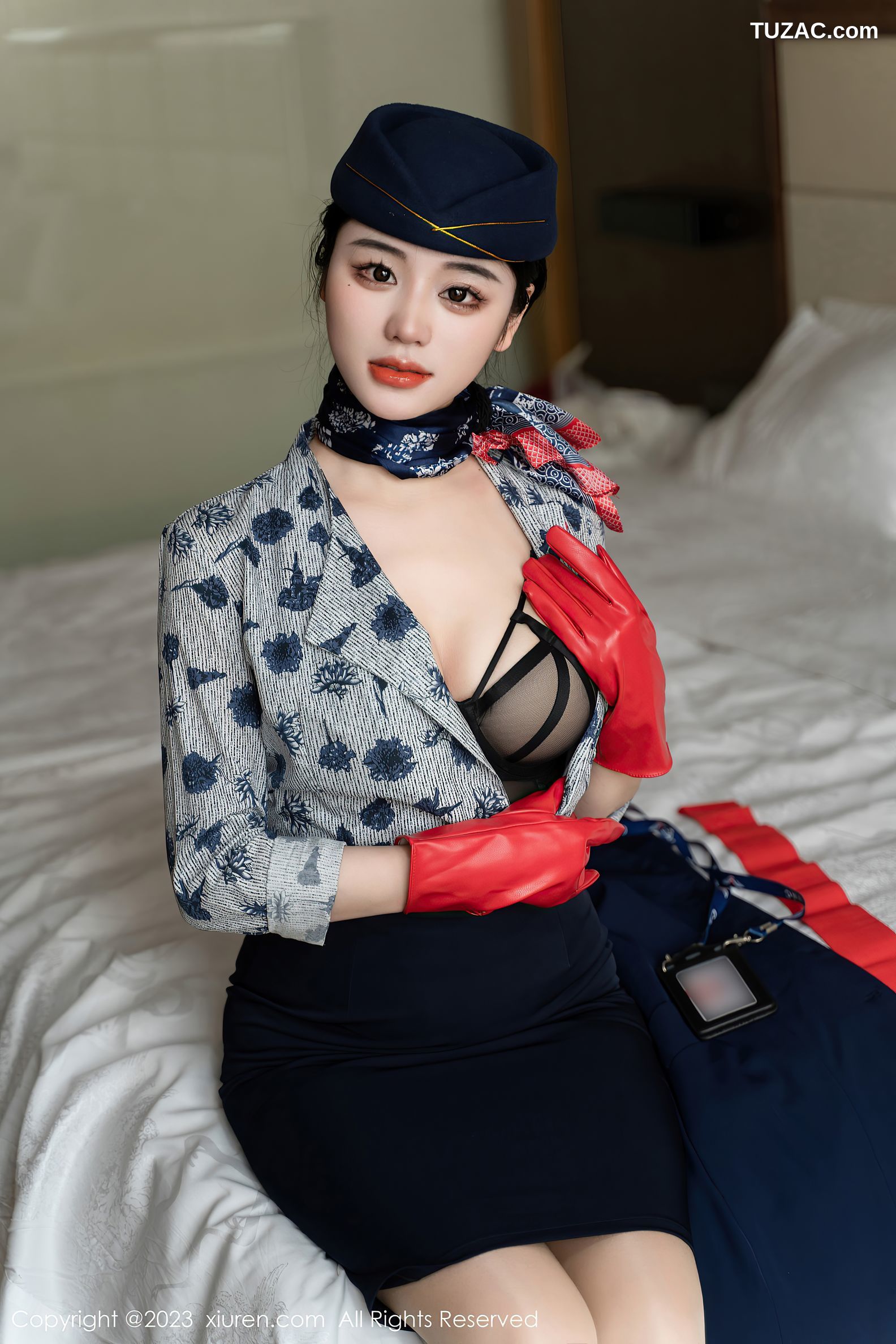 XiuRen秀人网-6790-汐汐爱吃草莓-性感空姐制服黑色内衣-2023.05.24