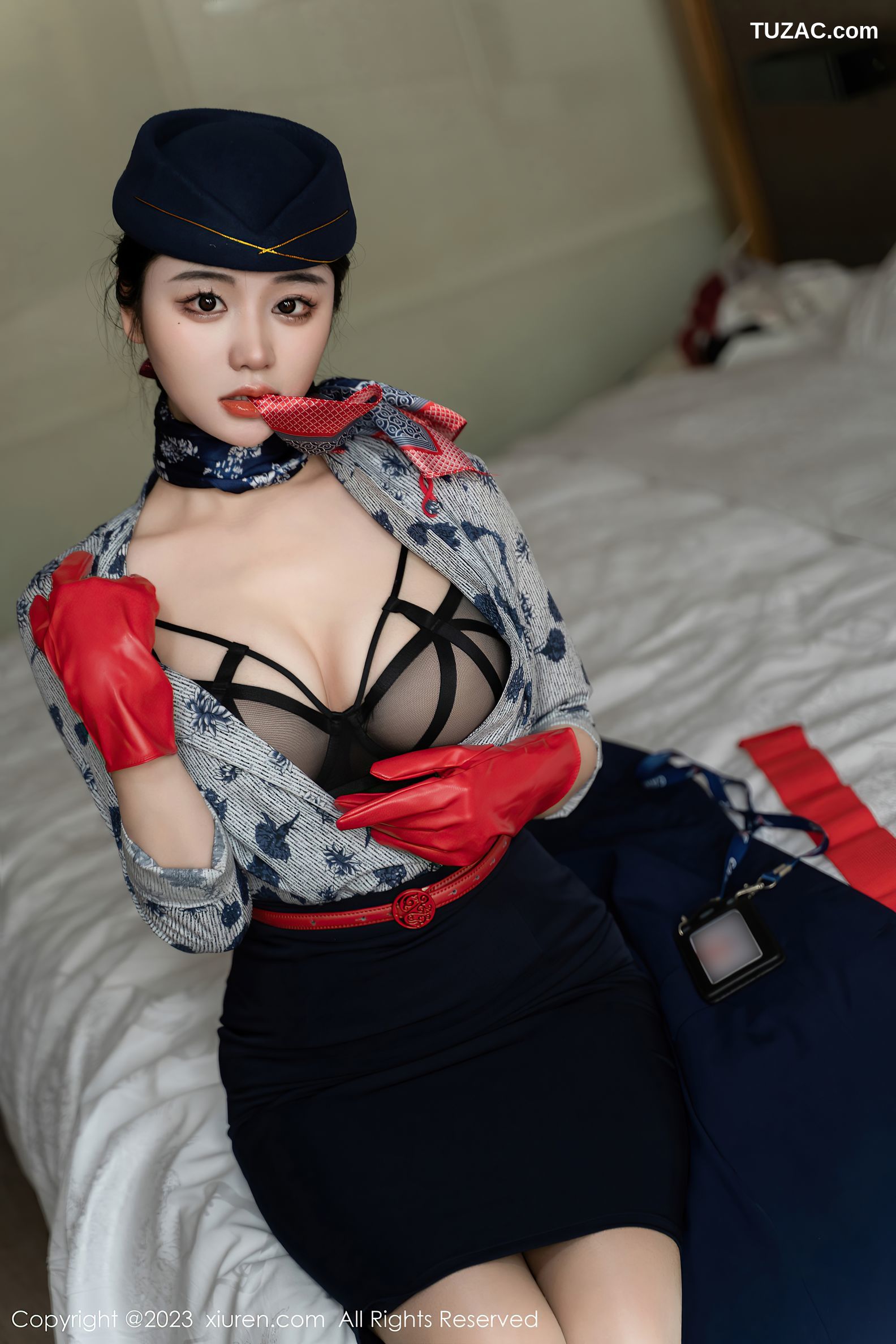XiuRen秀人网-6790-汐汐爱吃草莓-性感空姐制服黑色内衣-2023.05.24