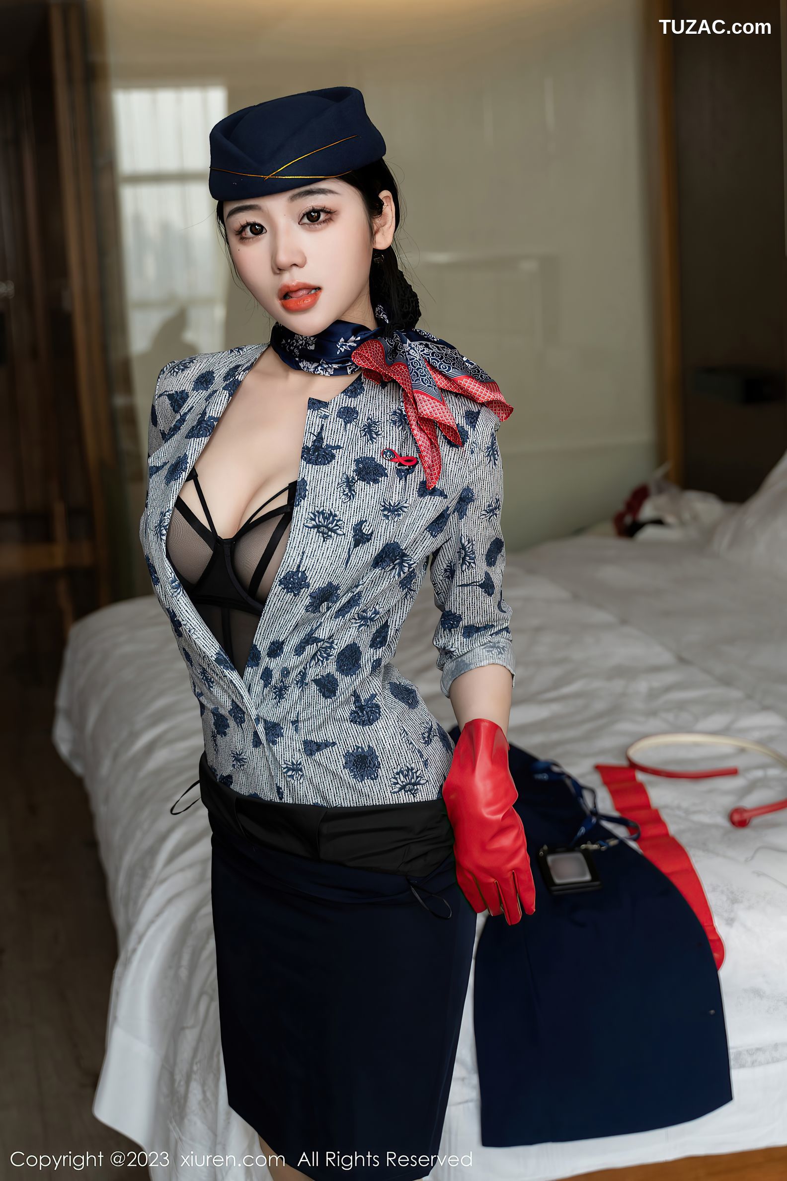 XiuRen秀人网-6790-汐汐爱吃草莓-性感空姐制服黑色内衣-2023.05.24