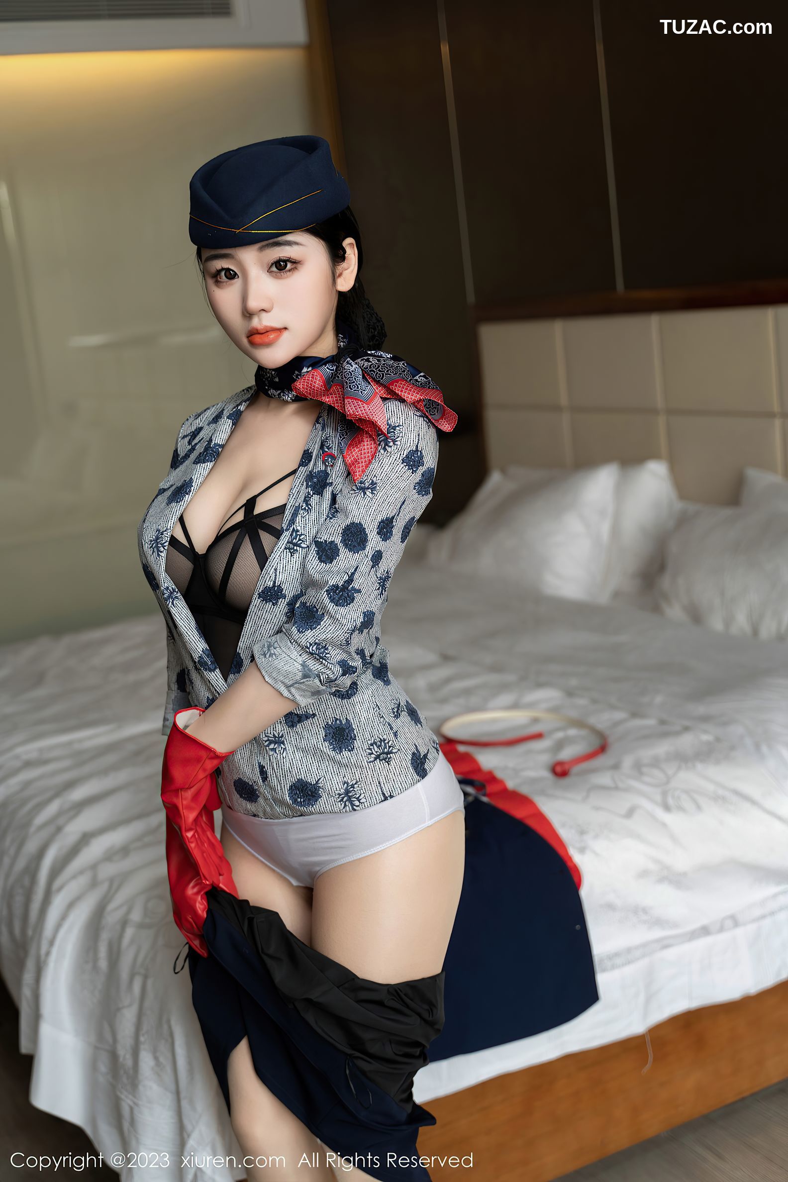 XiuRen秀人网-6790-汐汐爱吃草莓-性感空姐制服黑色内衣-2023.05.24