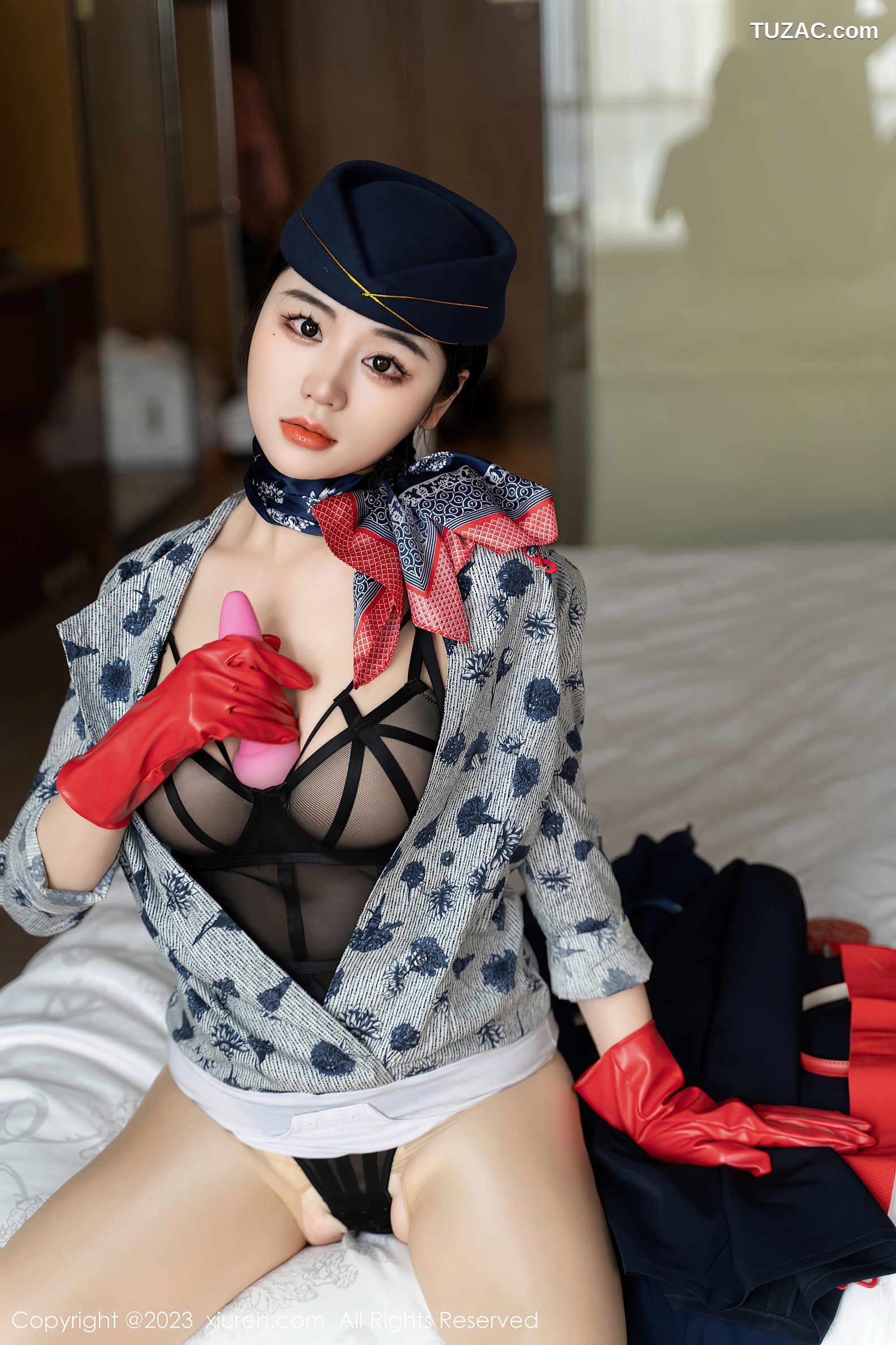 XiuRen秀人网-6790-汐汐爱吃草莓-性感空姐制服黑色内衣-2023.05.24