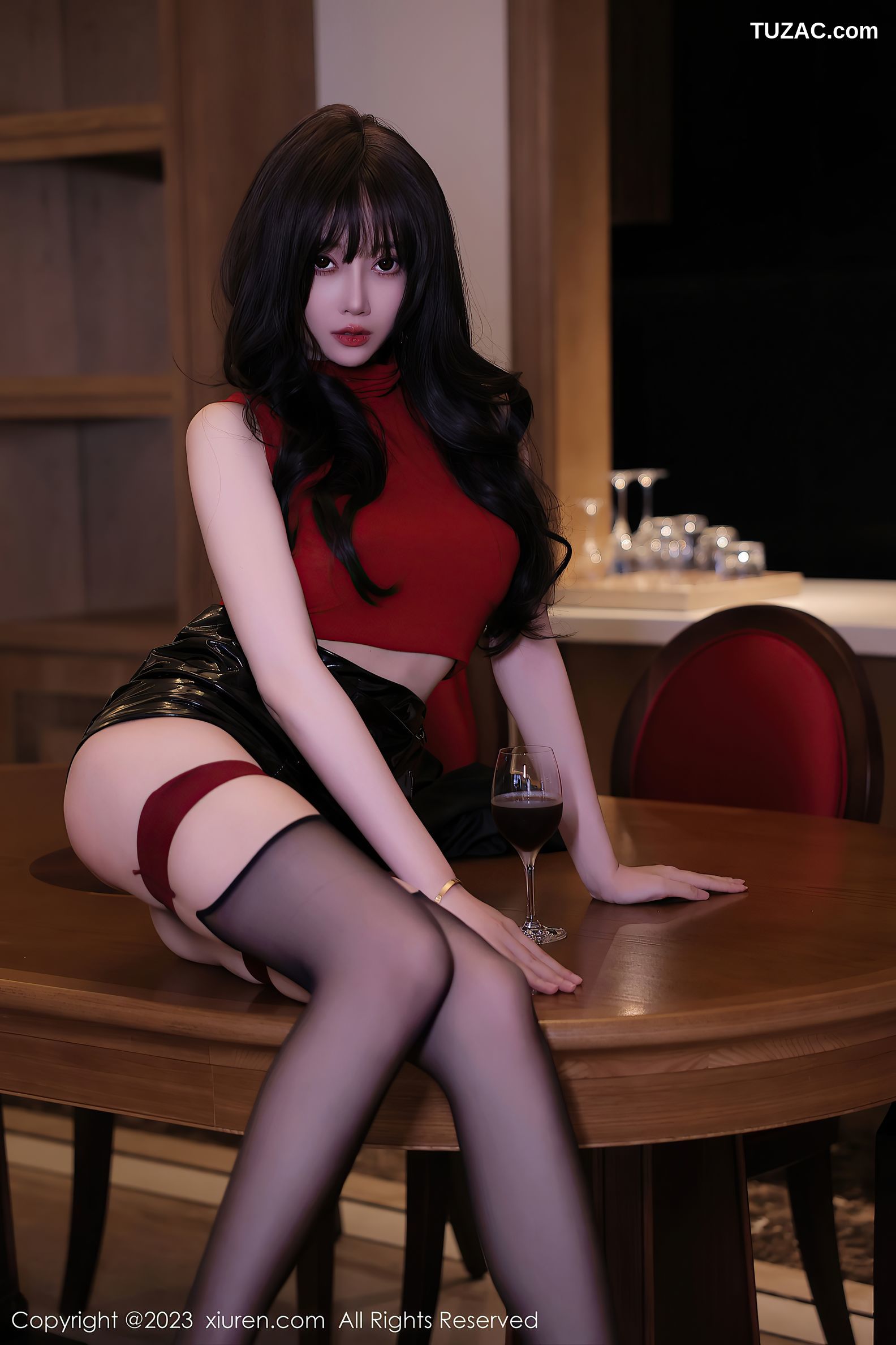 XiuRen秀人网-6806-玥儿玥er-红色上衣黑短裙黑丝吊带袜-2023.05.26