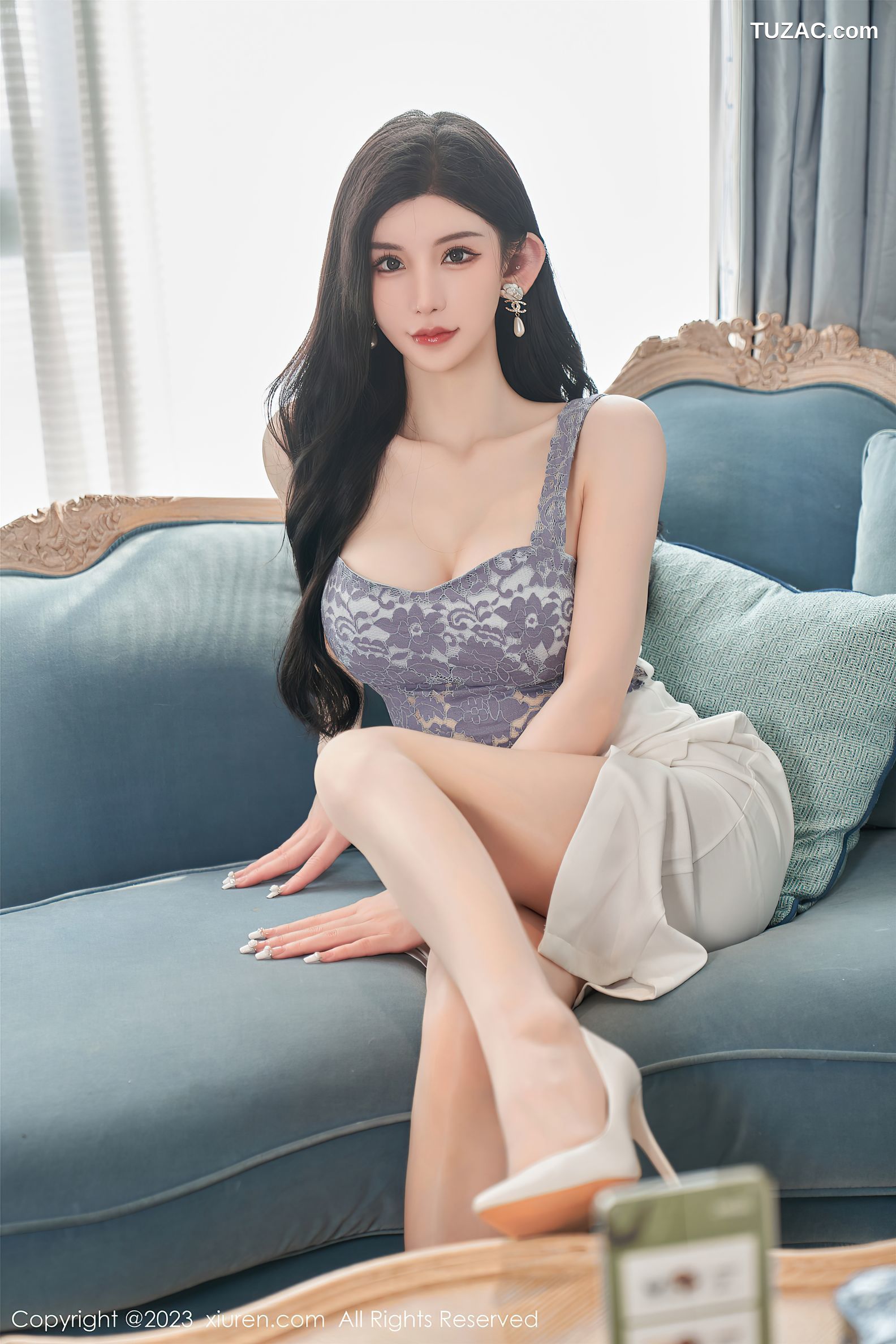 XiuRen秀人网-6811-周于希Sally-吊带短裙超薄肉丝-2023.05.26