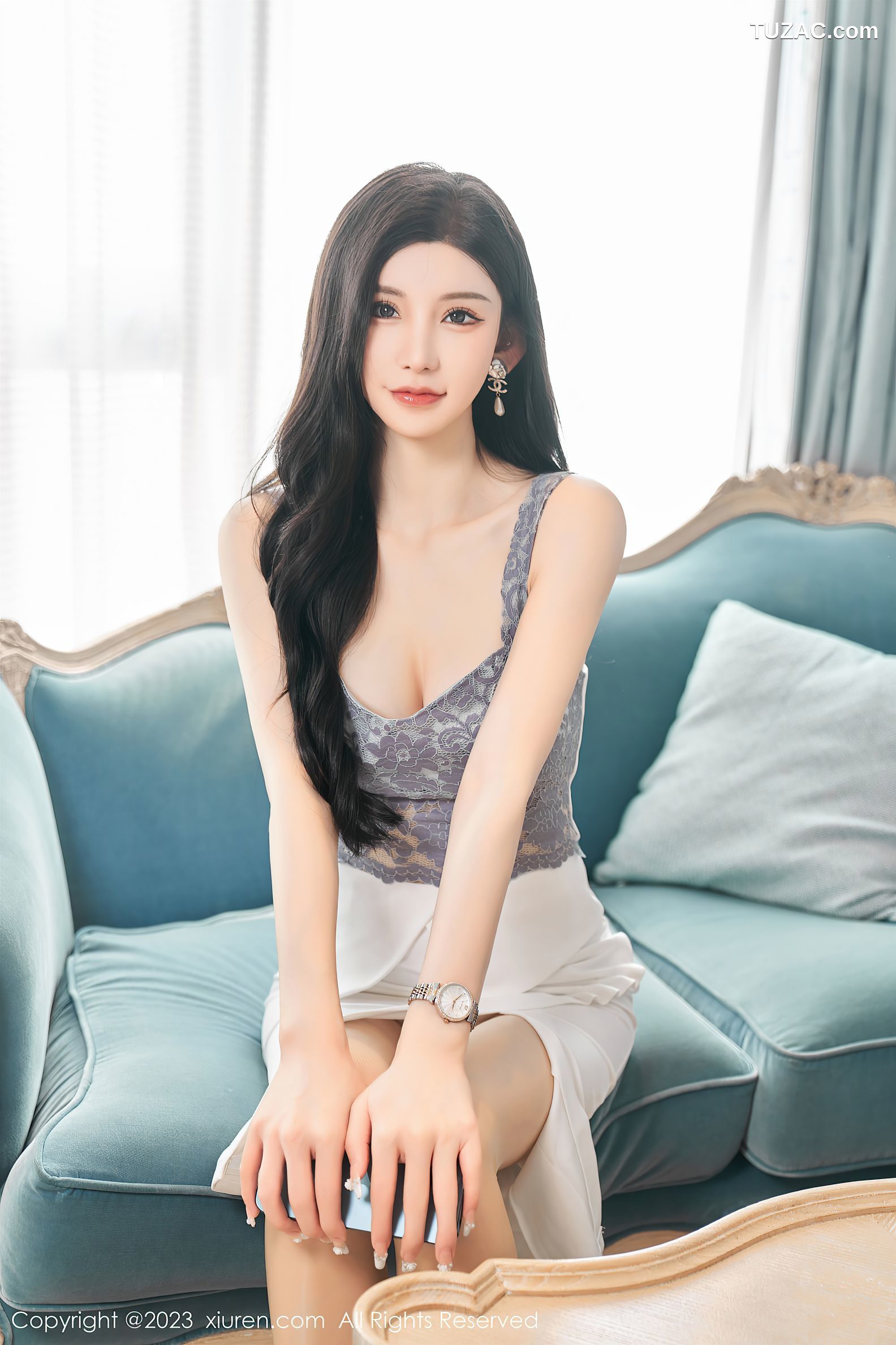 XiuRen秀人网-6811-周于希Sally-吊带短裙超薄肉丝-2023.05.26