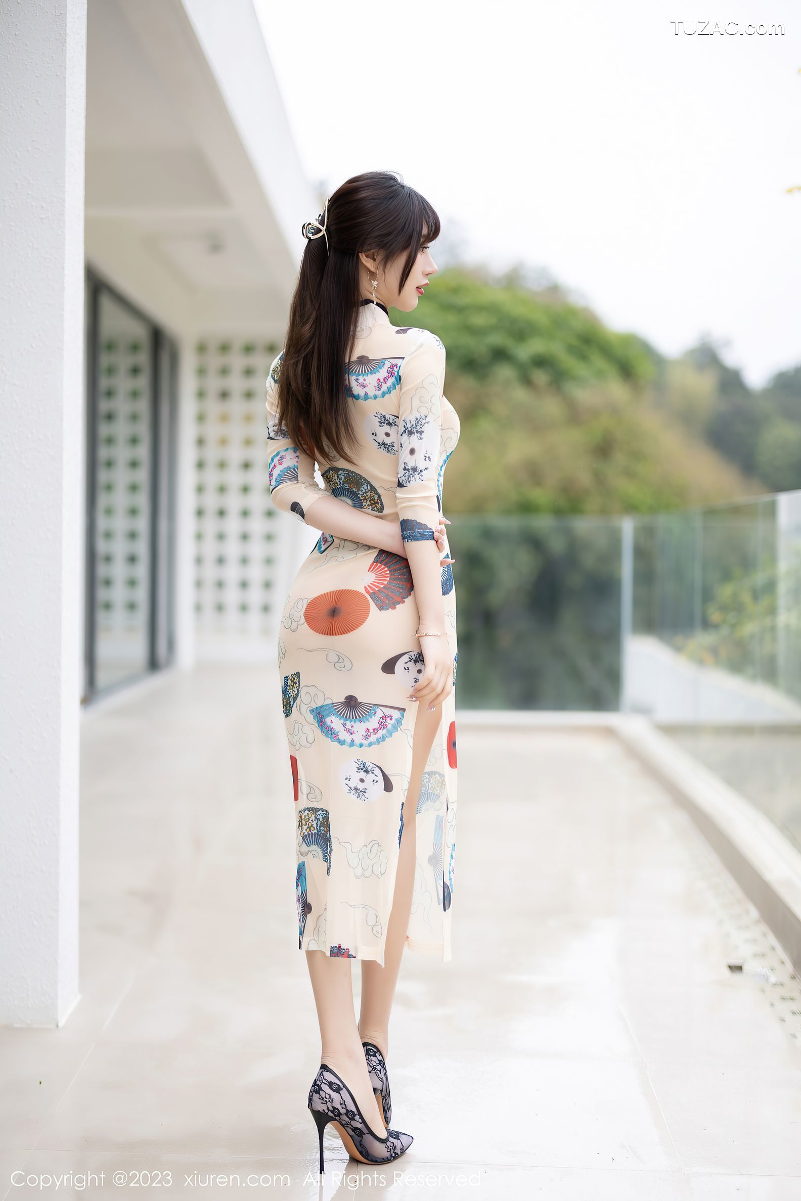 XiuRen秀人网-6831-张欣欣-白色图案旗袍-红色薄纱轻透情趣服-2023.05.31