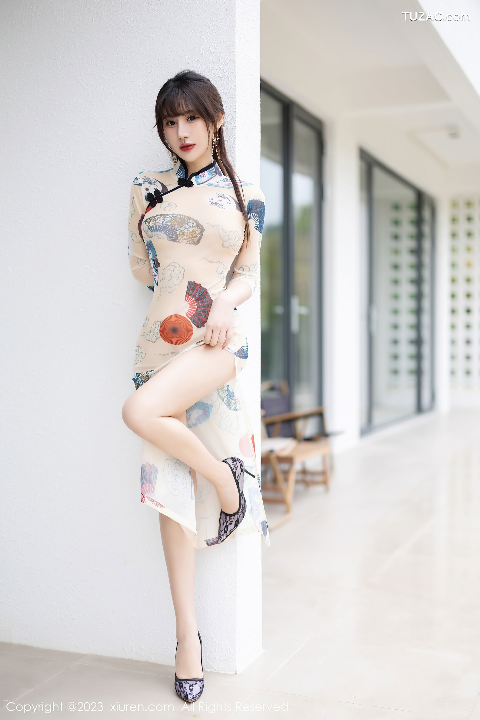 XiuRen秀人网-6831-张欣欣-白色图案旗袍-红色薄纱轻透情趣服-2023.05.31