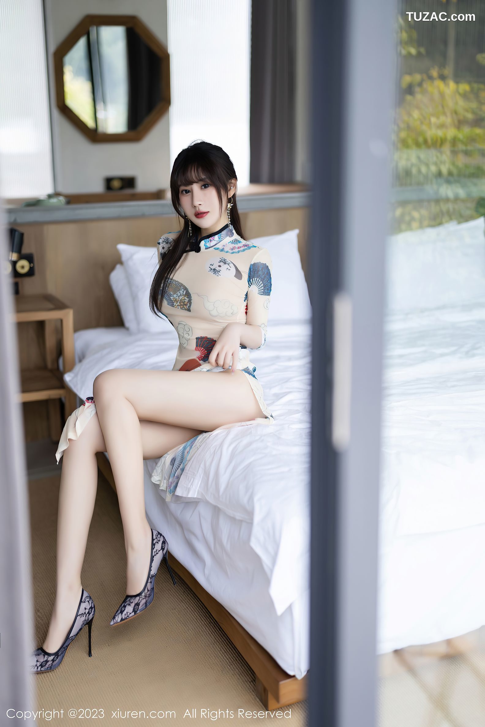 XiuRen秀人网-6831-张欣欣-白色图案旗袍-红色薄纱轻透情趣服-2023.05.31