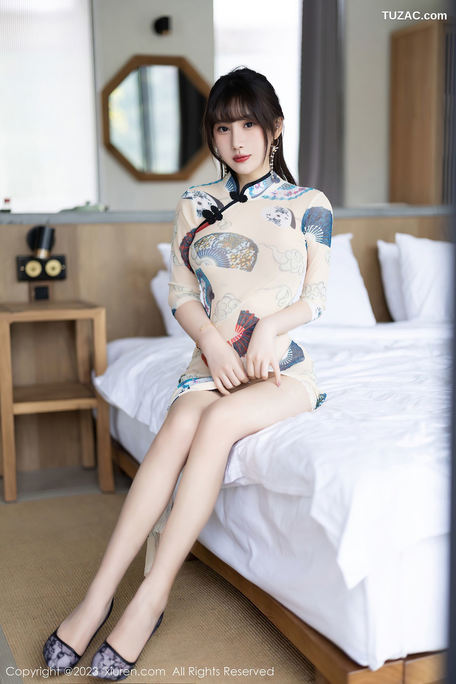 XiuRen秀人网-6831-张欣欣-白色图案旗袍-红色薄纱轻透情趣服-2023.05.31