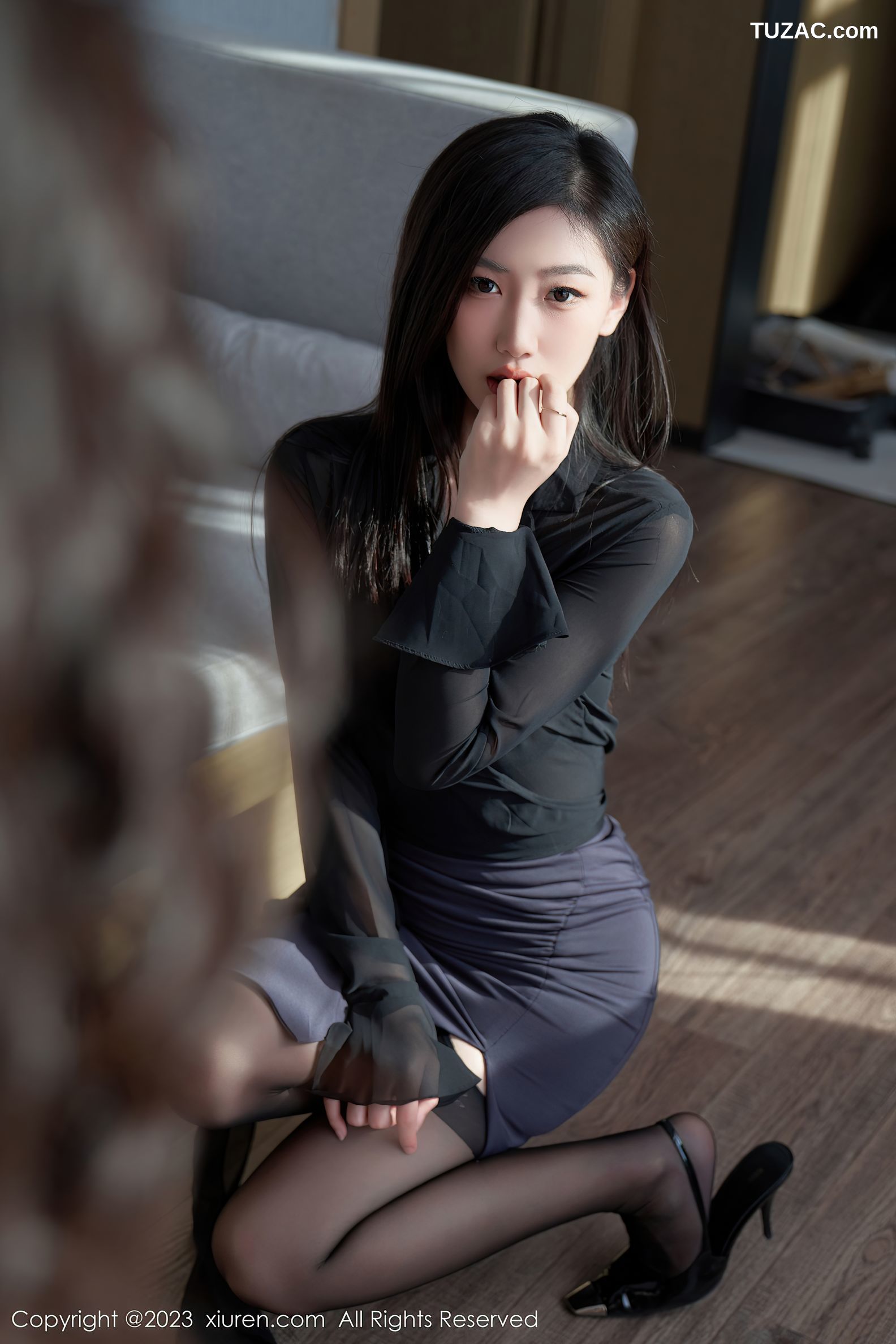 XiuRen秀人网-6839-沈青黛-互动拍摄黑色内衣黑丝吊带袜-2023.06.01