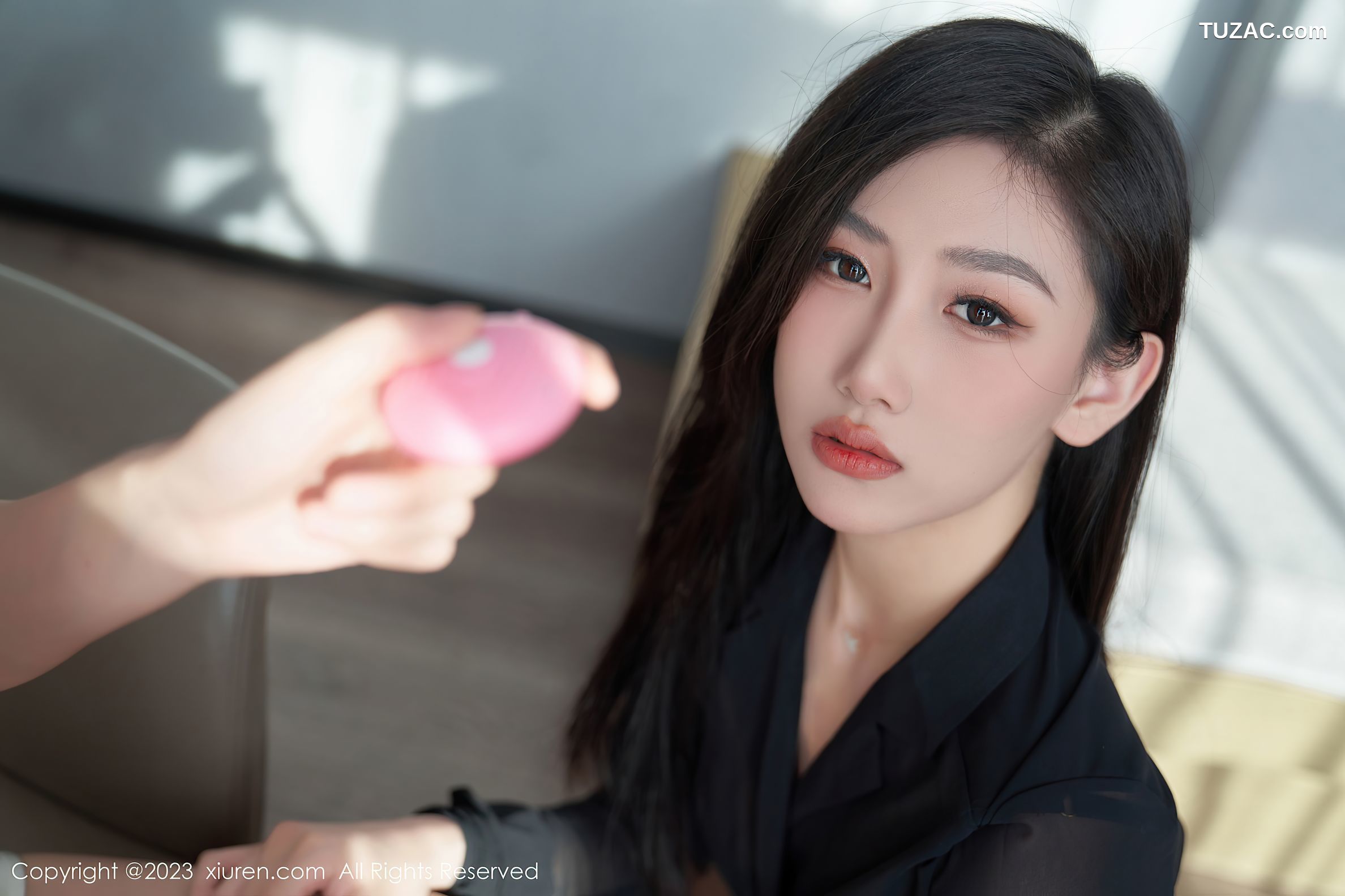 XiuRen秀人网-6839-沈青黛-互动拍摄黑色内衣黑丝吊带袜-2023.06.01