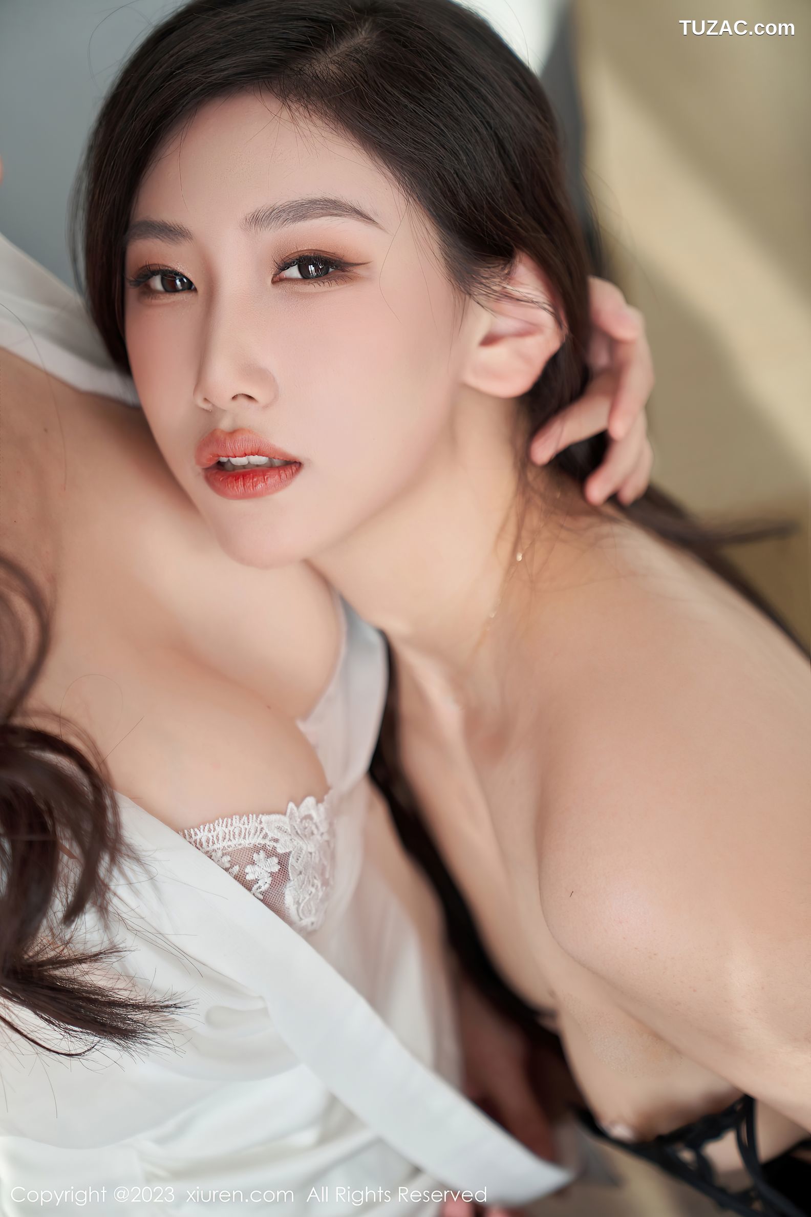 XiuRen秀人网-6839-沈青黛-互动拍摄黑色内衣黑丝吊带袜-2023.06.01