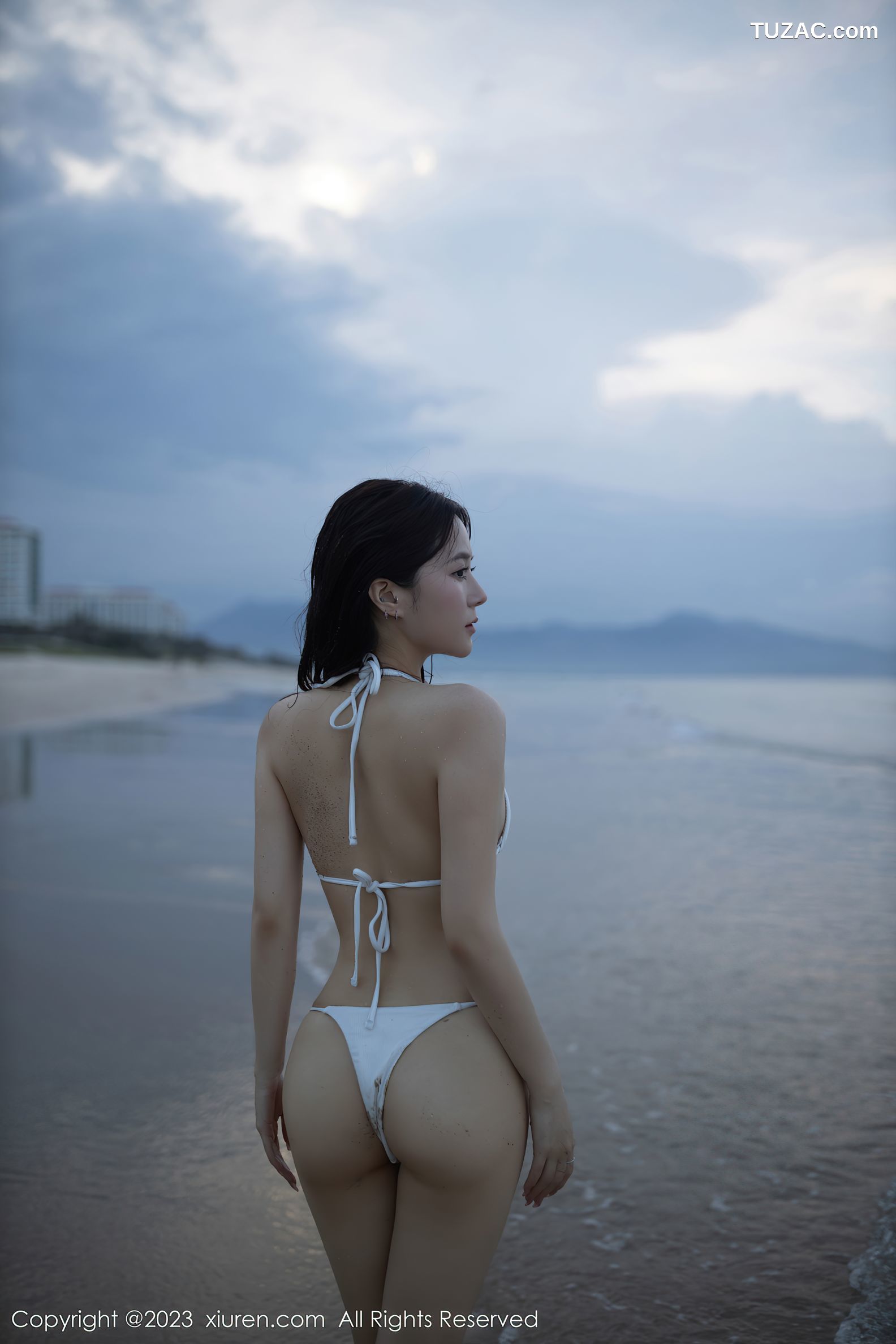 XiuRen秀人网-6852-鱼子酱Fish-海边性感白色比基尼服-2023.06.02