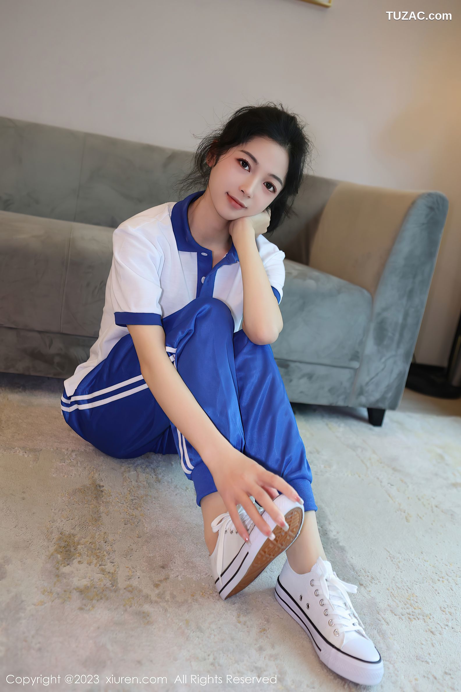 XiuRen秀人网-6855-茜茜Kimi-性感学妹装浅色蕾丝内衣-2023.06.05