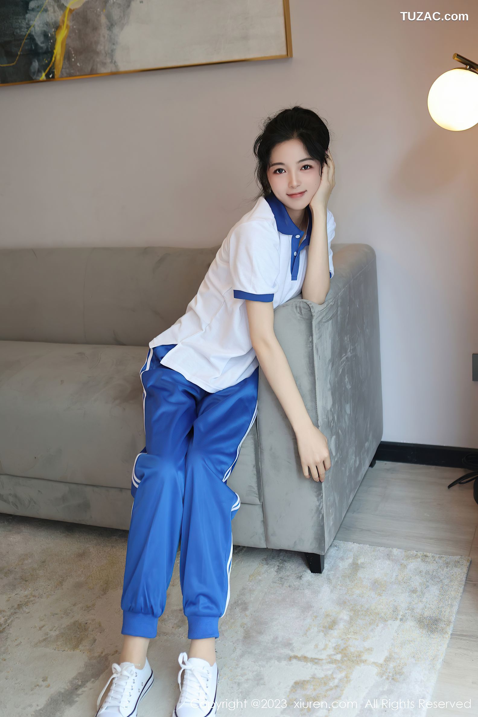 XiuRen秀人网-6855-茜茜Kimi-性感学妹装浅色蕾丝内衣-2023.06.05