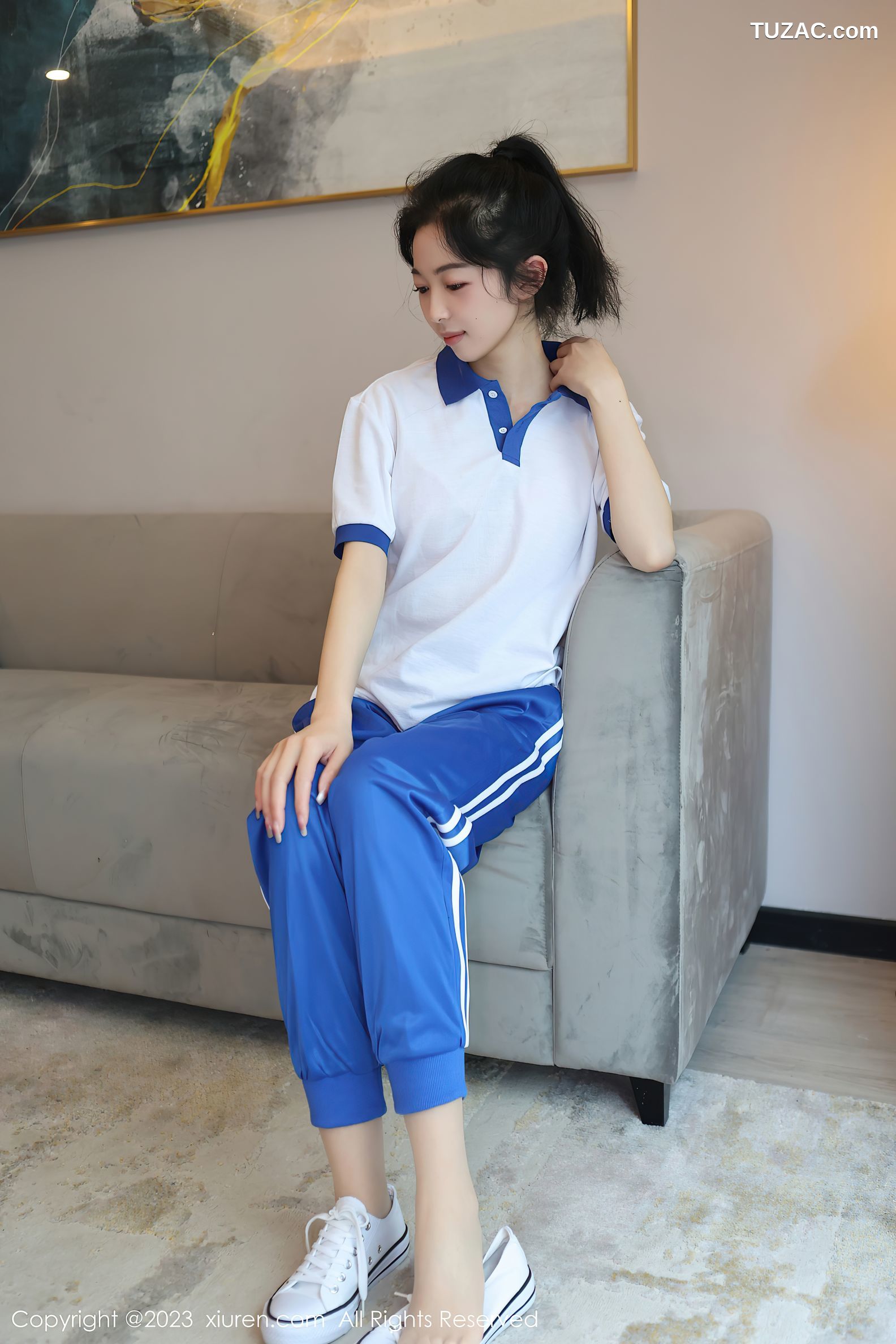 XiuRen秀人网-6855-茜茜Kimi-性感学妹装浅色蕾丝内衣-2023.06.05