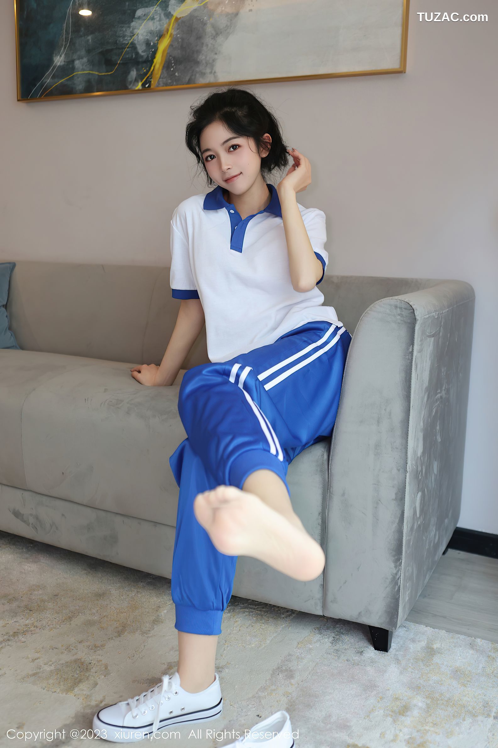 XiuRen秀人网-6855-茜茜Kimi-性感学妹装浅色蕾丝内衣-2023.06.05